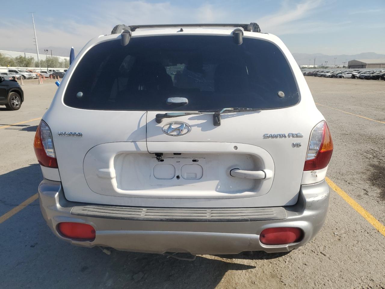2002 Hyundai Santa Fe Gls   White vin: KM8SC13D22U212989