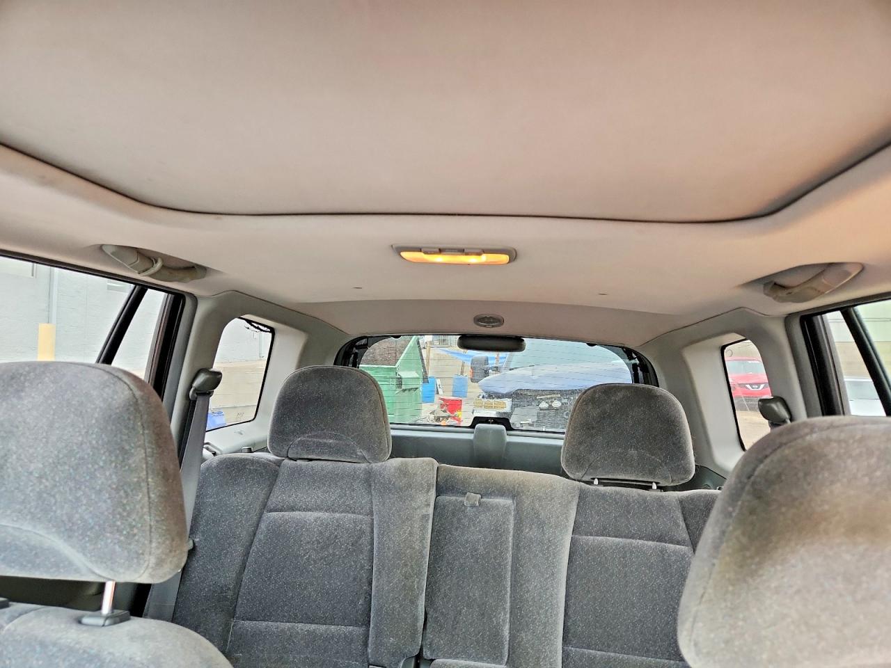 2003 Hyundai Santa Fe Gls White vin: KM8SC13D33U435558