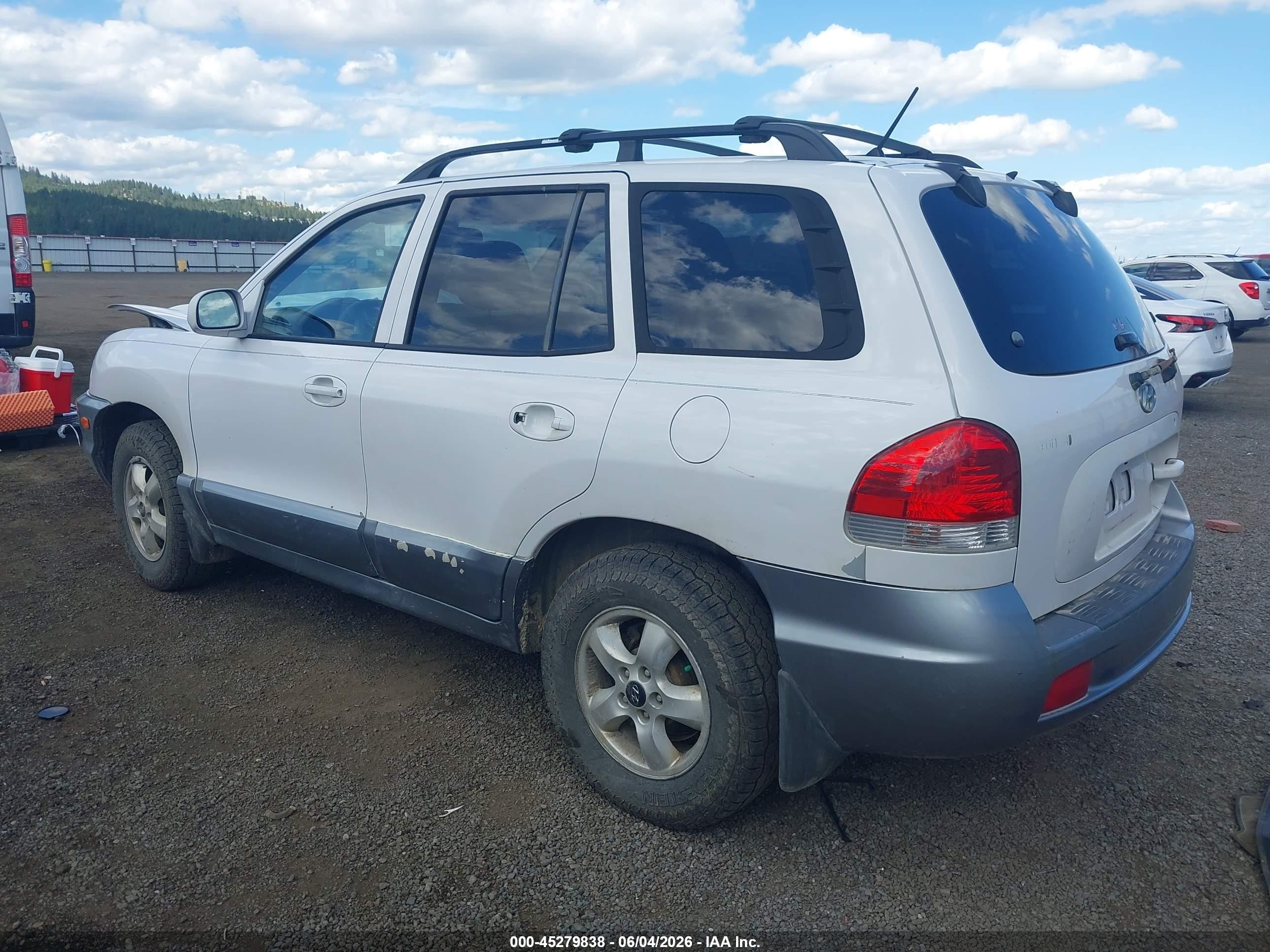 2005 Hyundai Santa Fe Gls White vin: KM8SC13DX5U947661