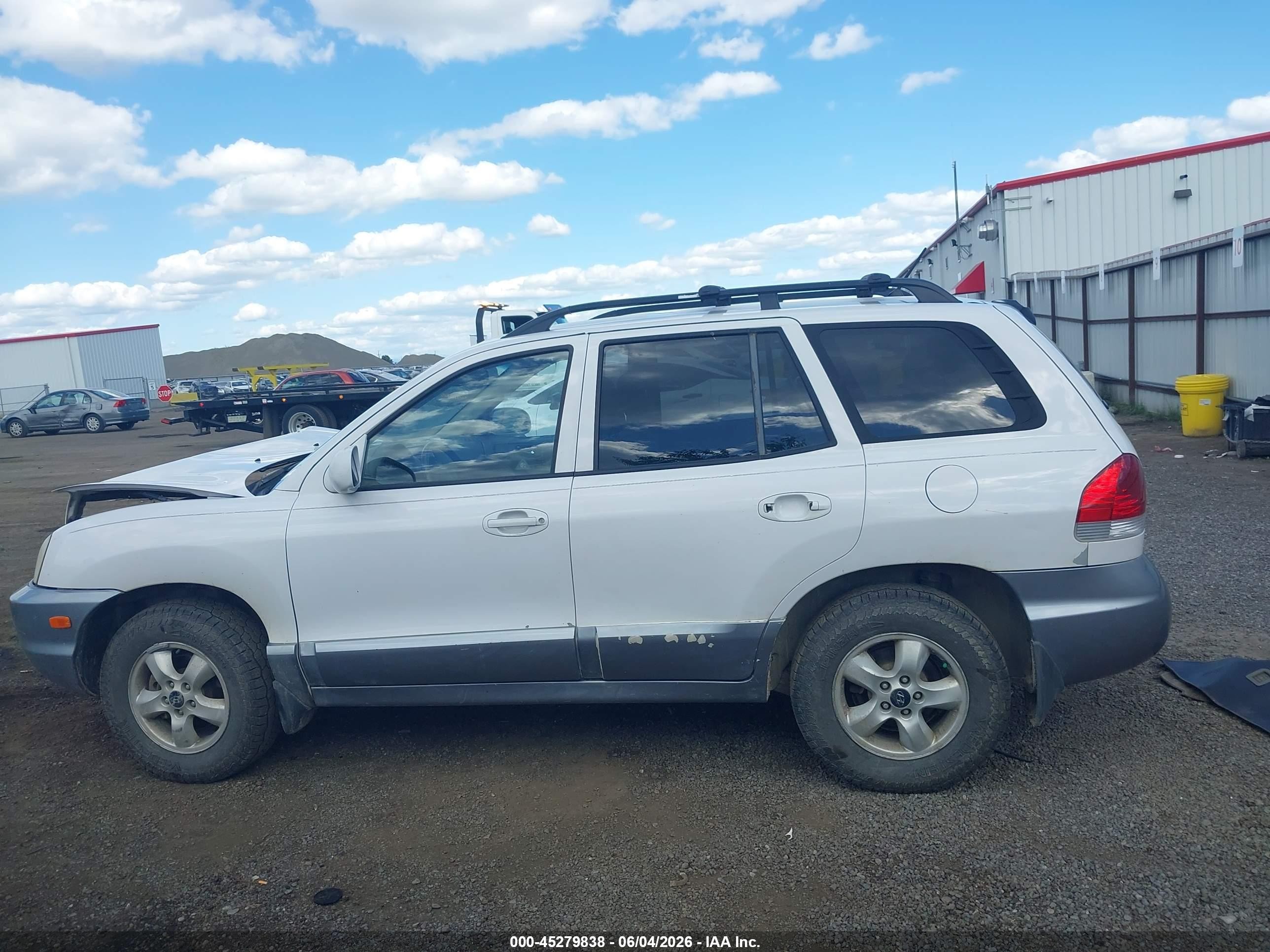 2005 Hyundai Santa Fe Gls White vin: KM8SC13DX5U947661