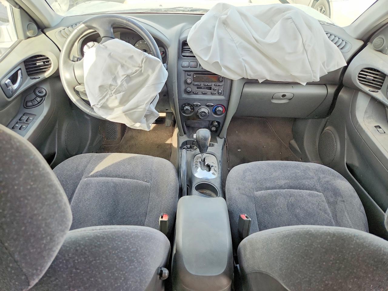 2004 Hyundai Santa Fe G Silver vin: KM8SC13E84U708083
