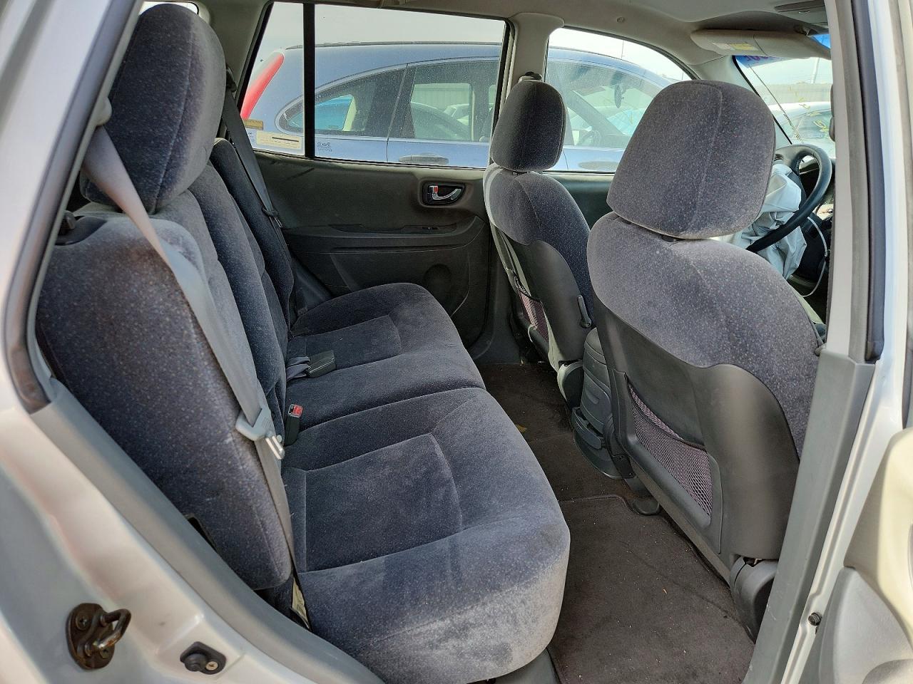 2004 Hyundai Santa Fe G Silver vin: KM8SC13E84U708083