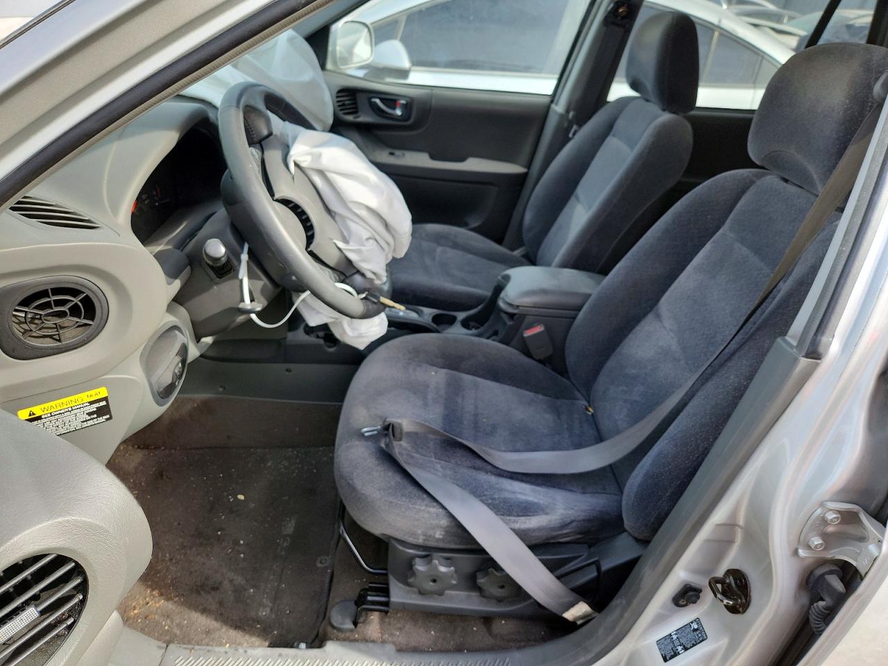 2004 Hyundai Santa Fe G Silver vin: KM8SC13E84U708083
