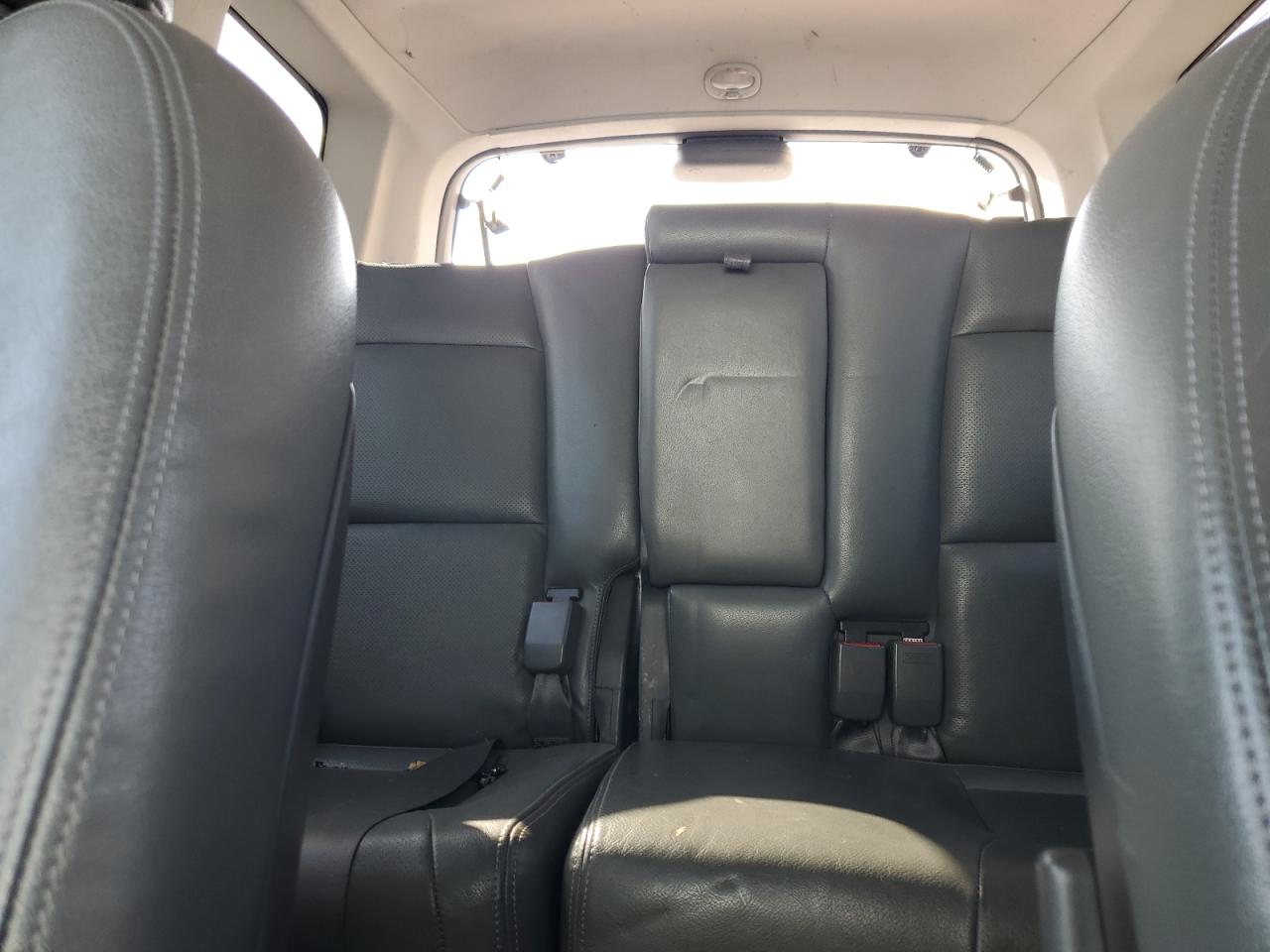 2004 Hyundai Santa Fe Gls White vin: KM8SC73EX4U649458