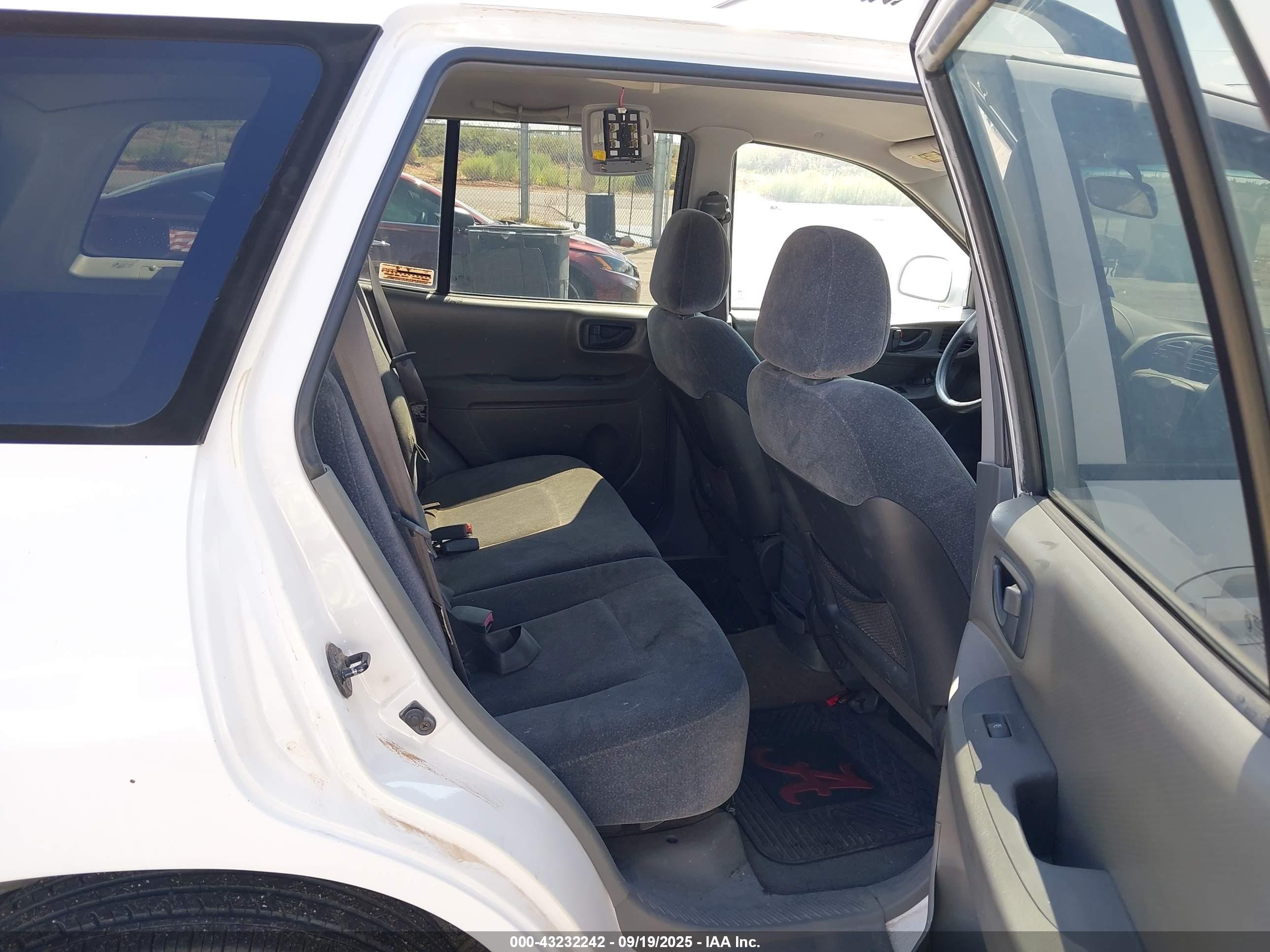 2001 Hyundai Santa Fe 2.7l V6 Gls/2.7l V6 Lx White vin: KM8SC83D01U136048