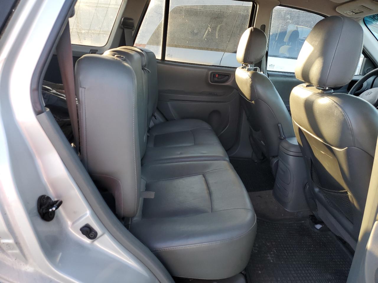 2001 Hyundai Santa Fe Gls Silver vin: KM8SC83D81U116159