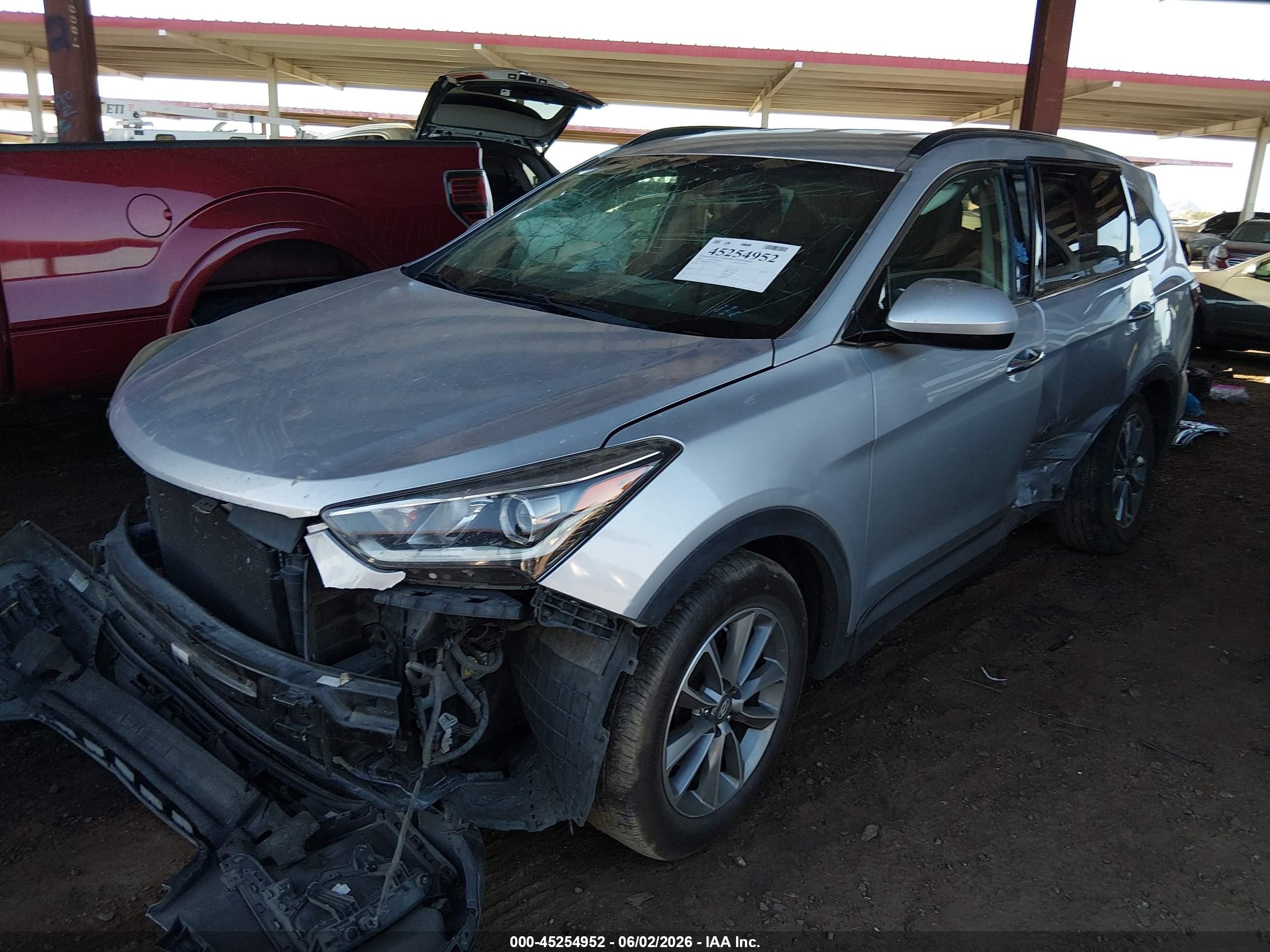 2018 Hyundai Santa Fe Se Silver vin: KM8SM4HF1JU270843