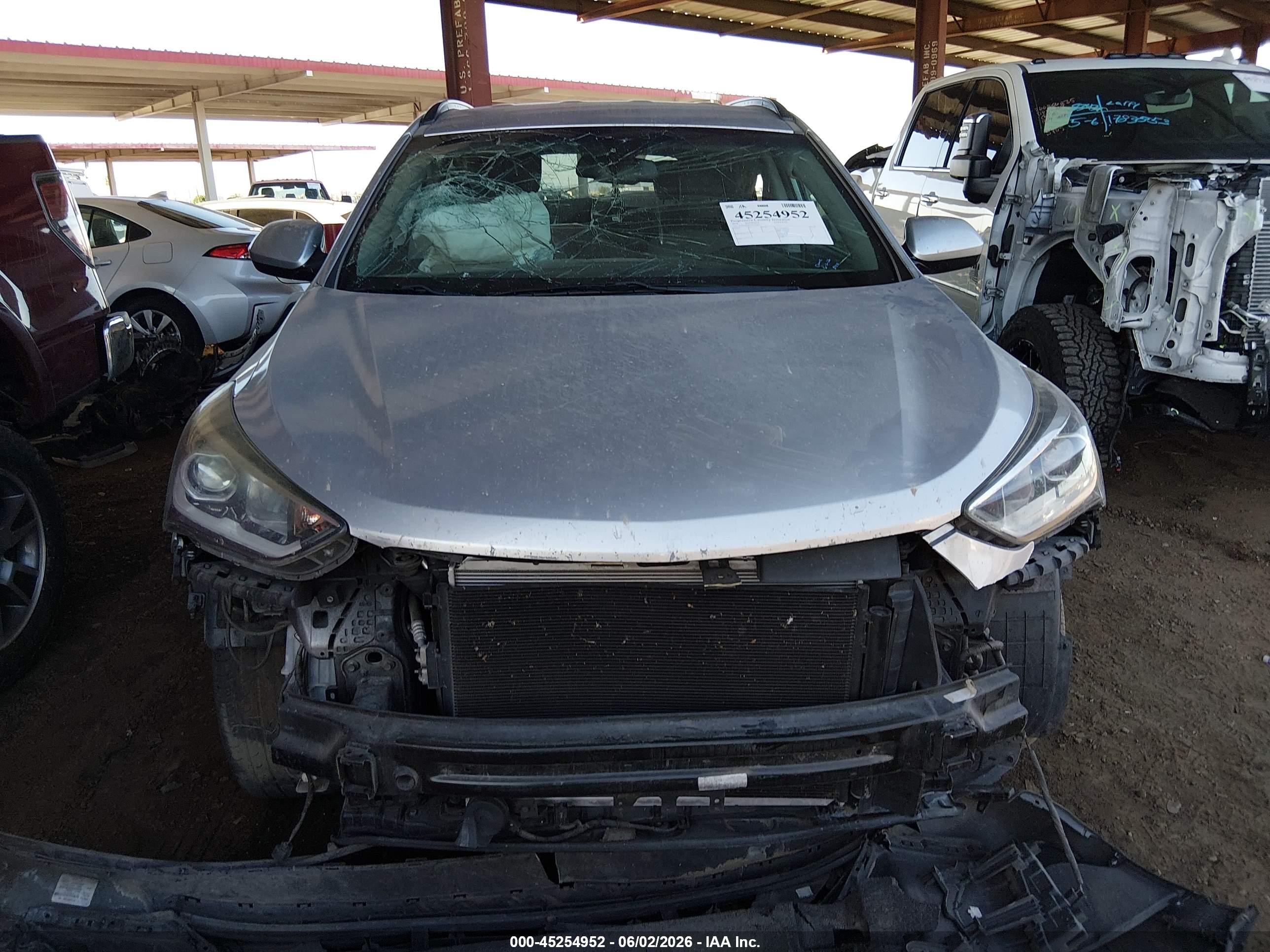 2018 Hyundai Santa Fe Se Silver vin: KM8SM4HF1JU270843