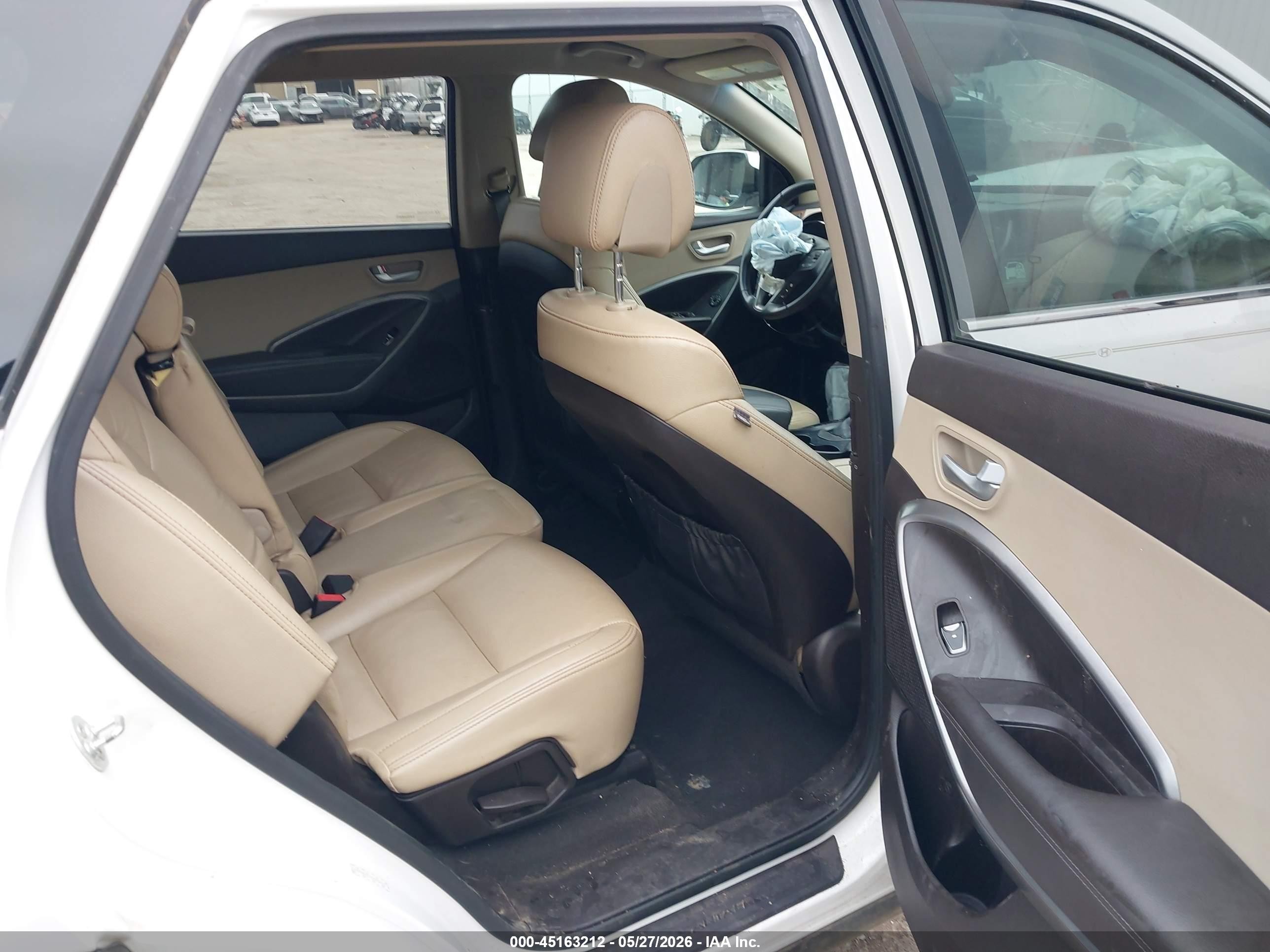 2014 Hyundai Santa Fe Gls White vin: KM8SM4HF2EU056479
