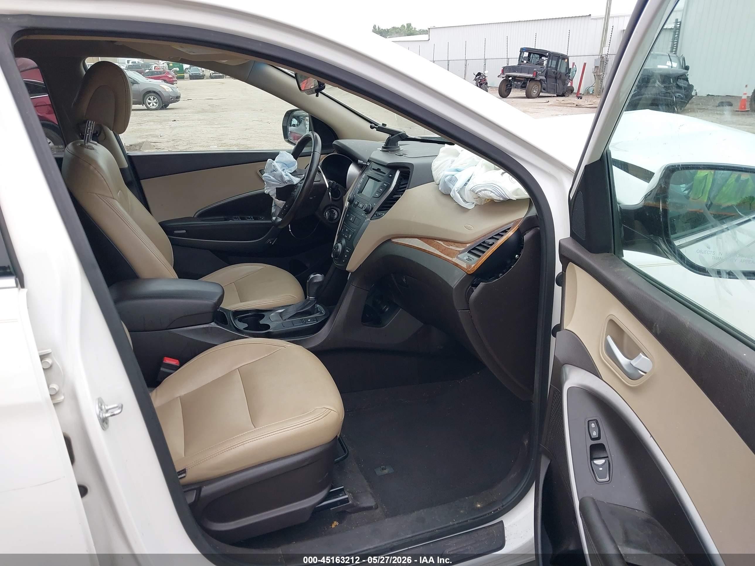 2014 Hyundai Santa Fe Gls White vin: KM8SM4HF2EU056479