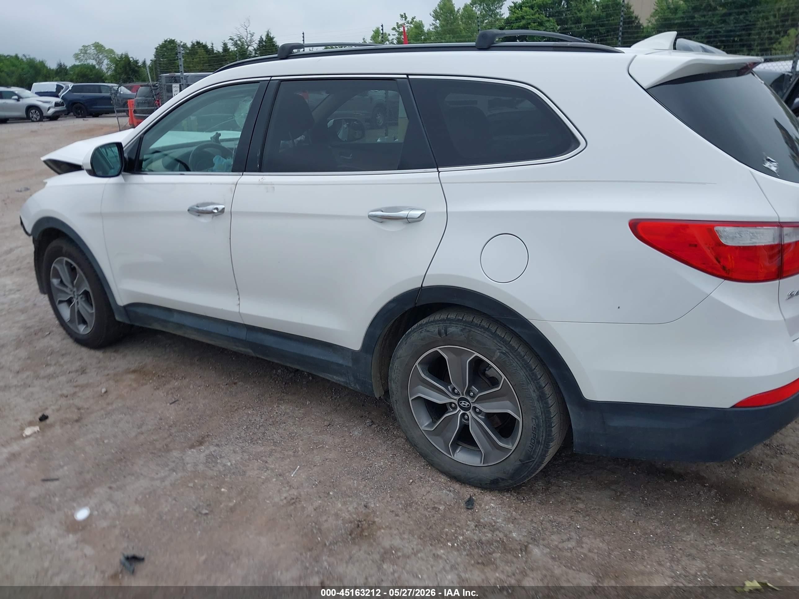2014 Hyundai Santa Fe Gls White vin: KM8SM4HF2EU056479