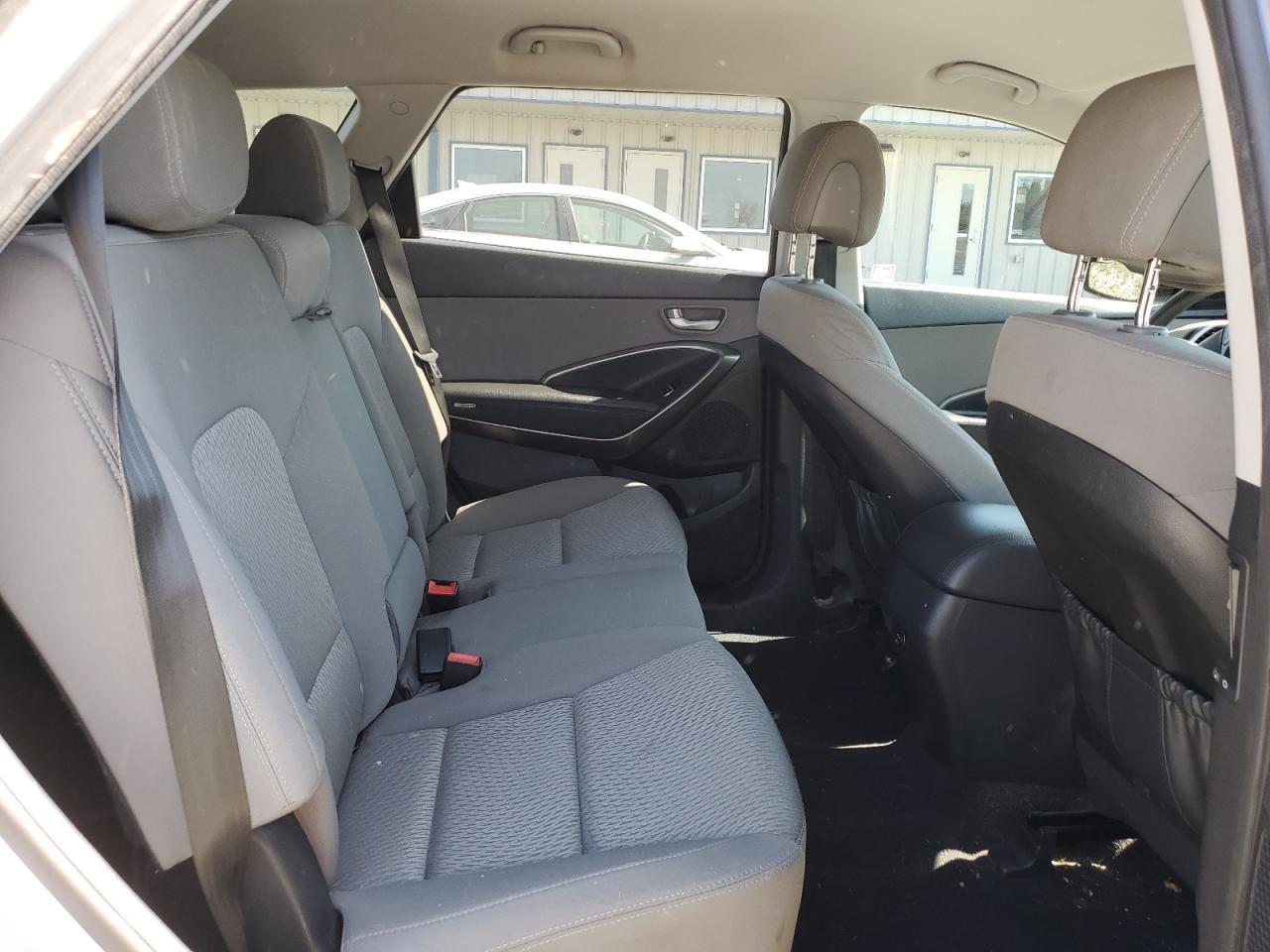 2017 Hyundai Santa Fe Se Silver vin: KM8SM4HF2HU233987