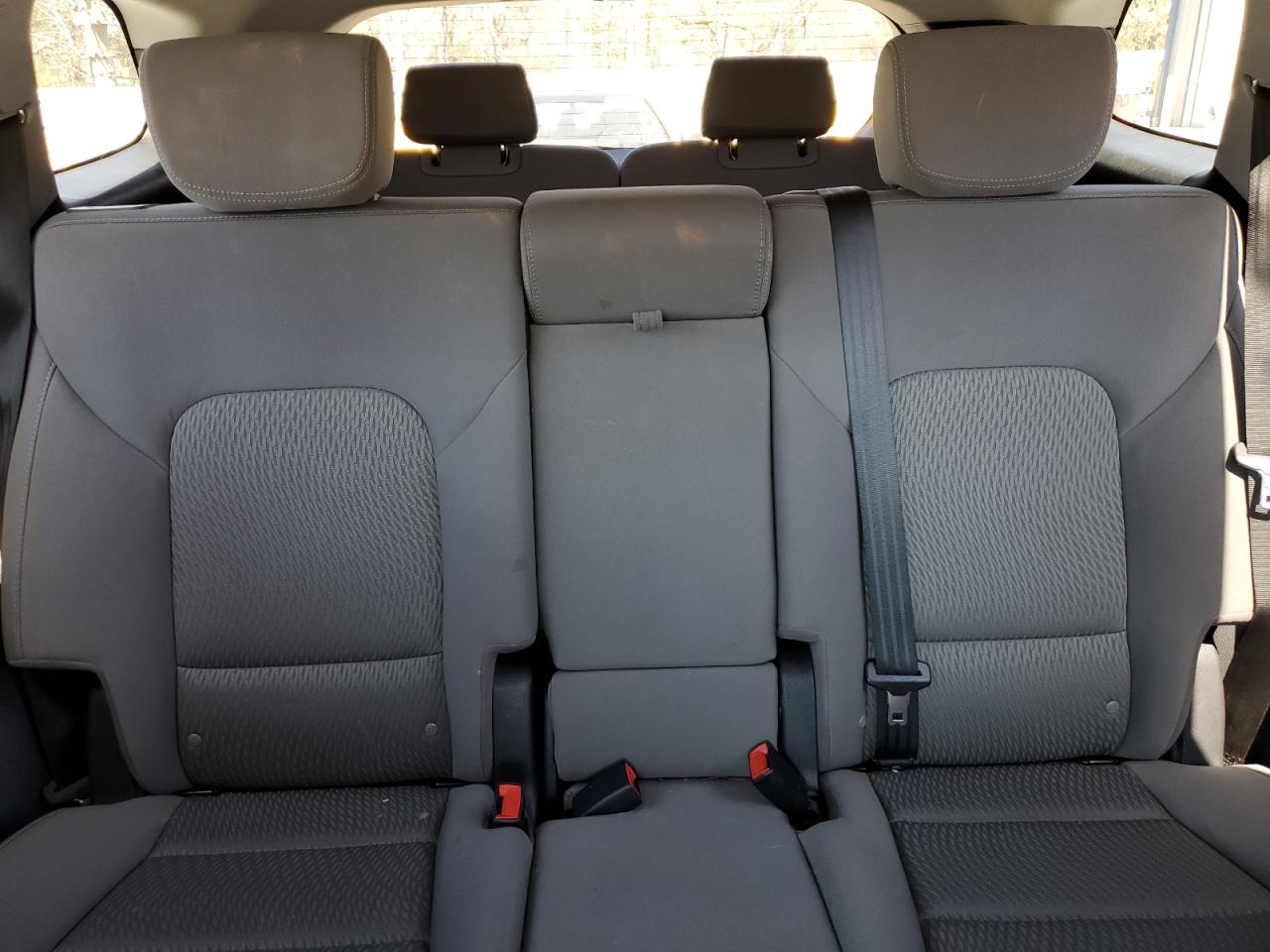2017 Hyundai Santa Fe Se Silver vin: KM8SM4HF2HU233987
