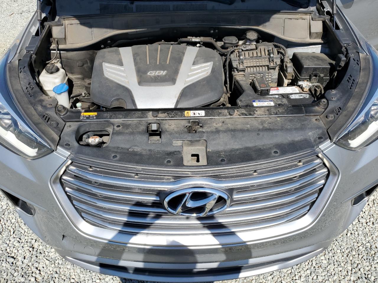 2017 Hyundai Santa Fe Se Silver vin: KM8SM4HF2HU233987