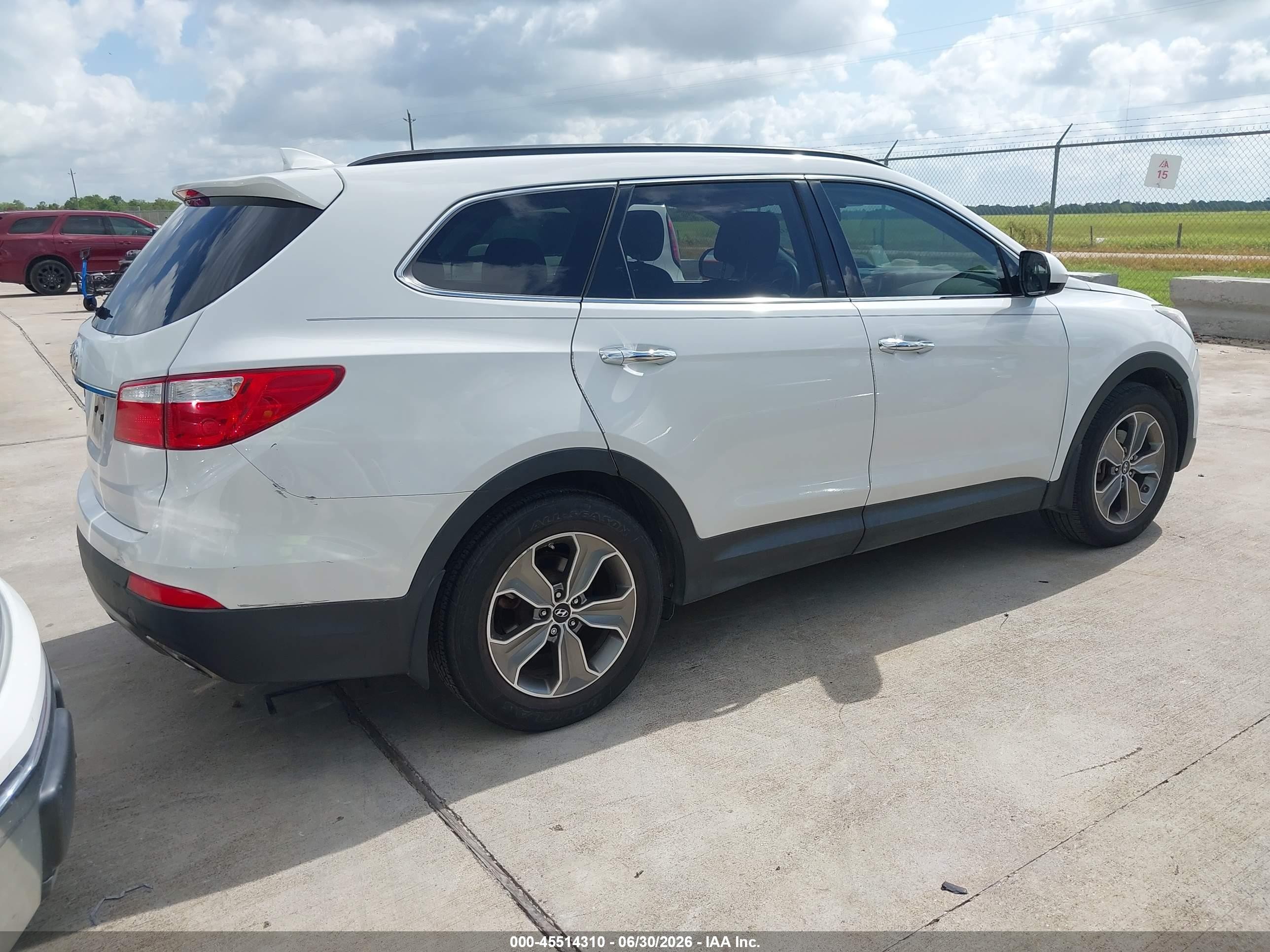 2015 Hyundai Santa Fe Gls White vin: KM8SM4HF4FU113010