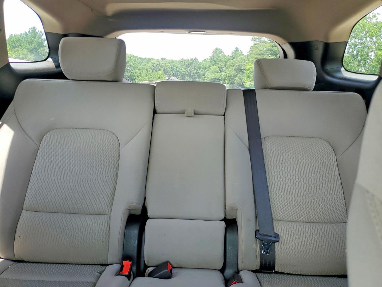 2017 Hyundai Santa Fe Se White vin: KM8SM4HF4HU235627