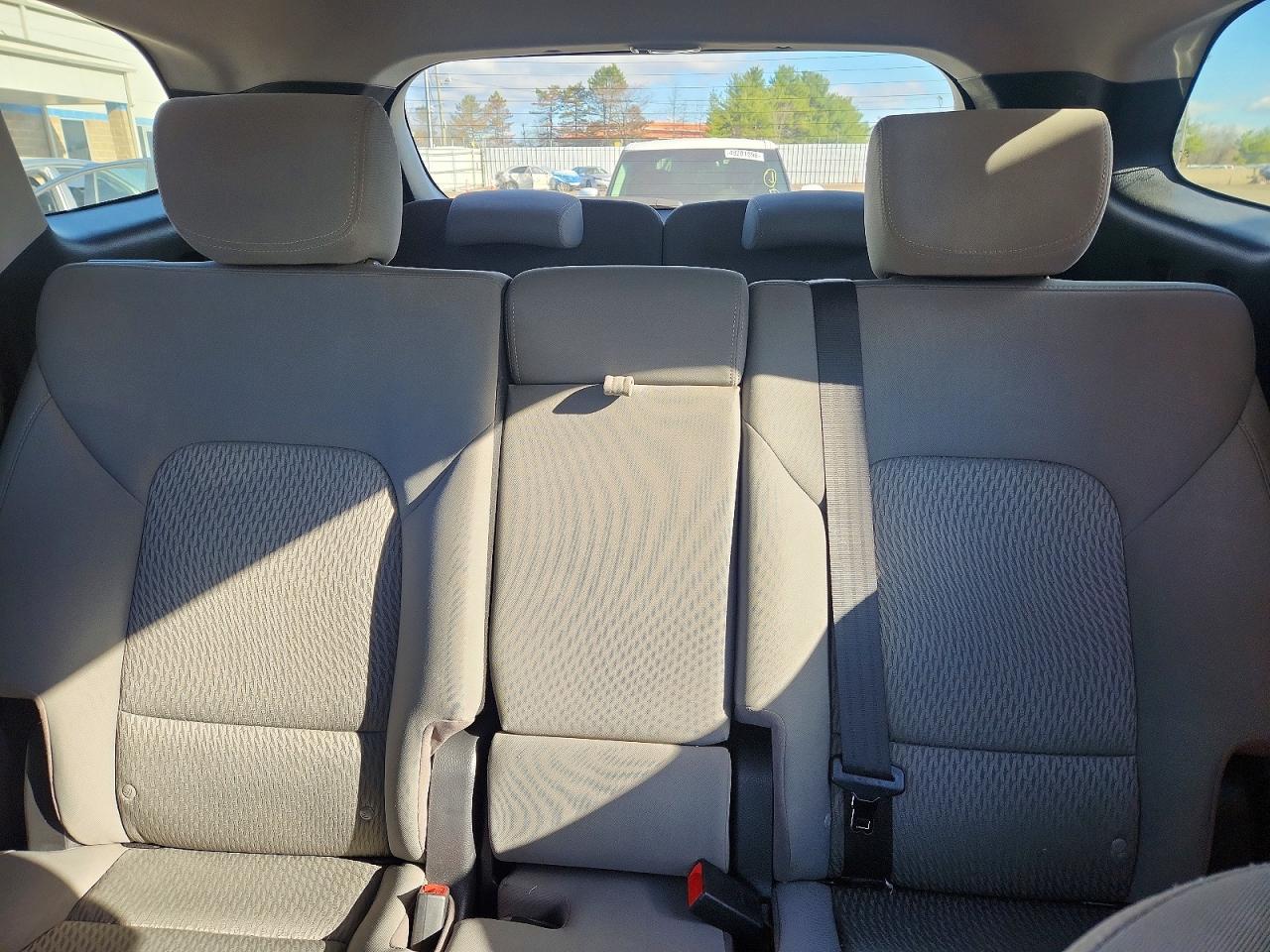 2014 Hyundai Santa Fe Gls White vin: KM8SM4HF5EU045816