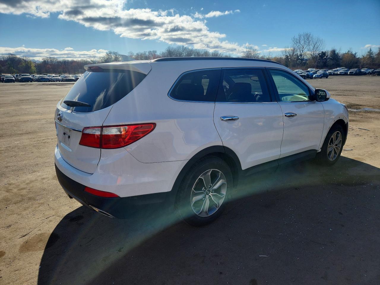 2014 Hyundai Santa Fe Gls White vin: KM8SM4HF5EU045816