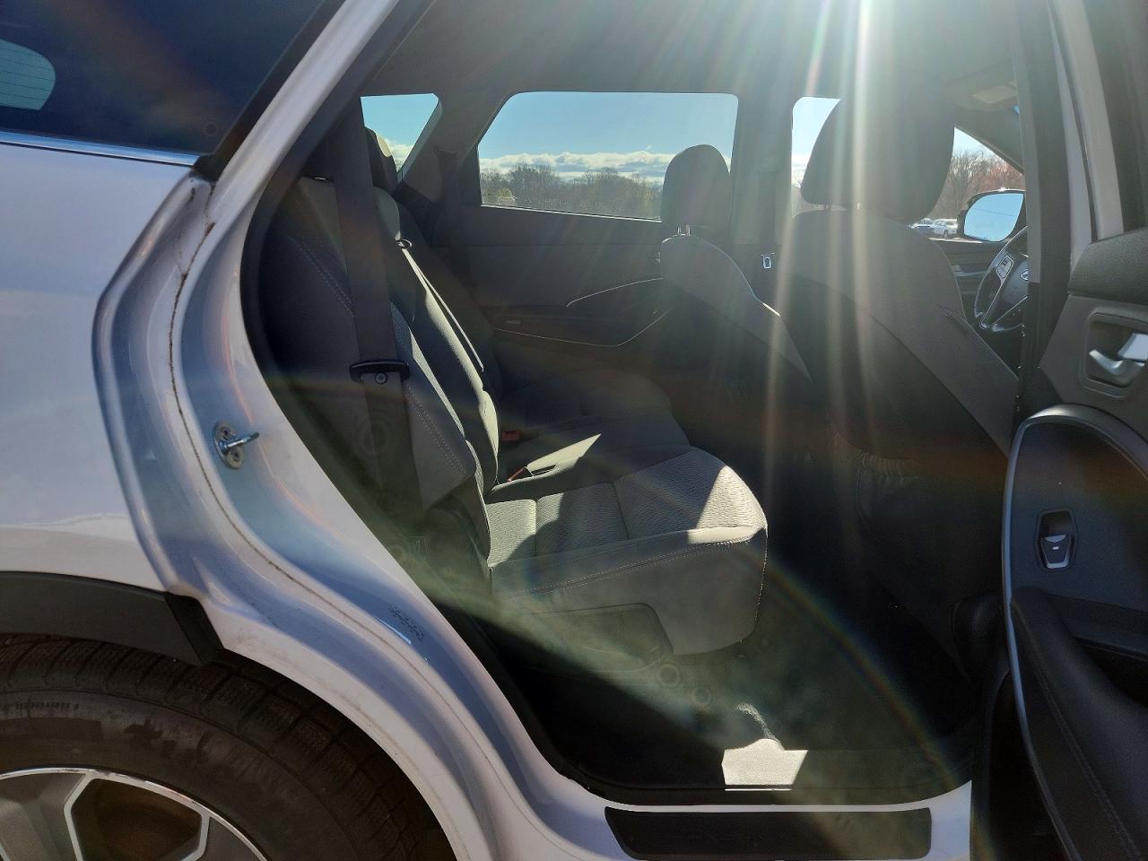 2014 Hyundai Santa Fe Gls White vin: KM8SM4HF5EU045816