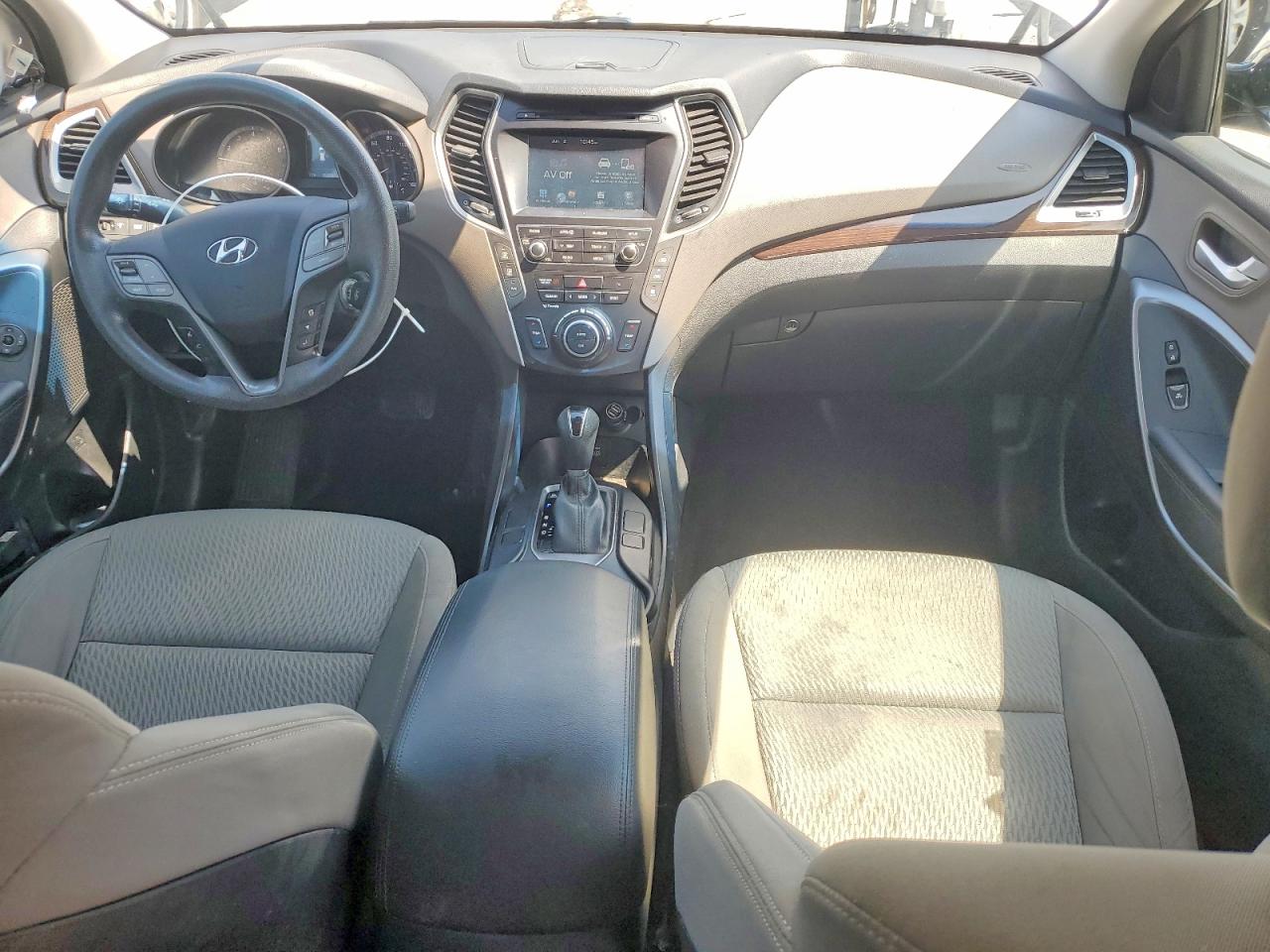 2017 Hyundai Santa Fe Se White vin: KM8SM4HF5HU232414