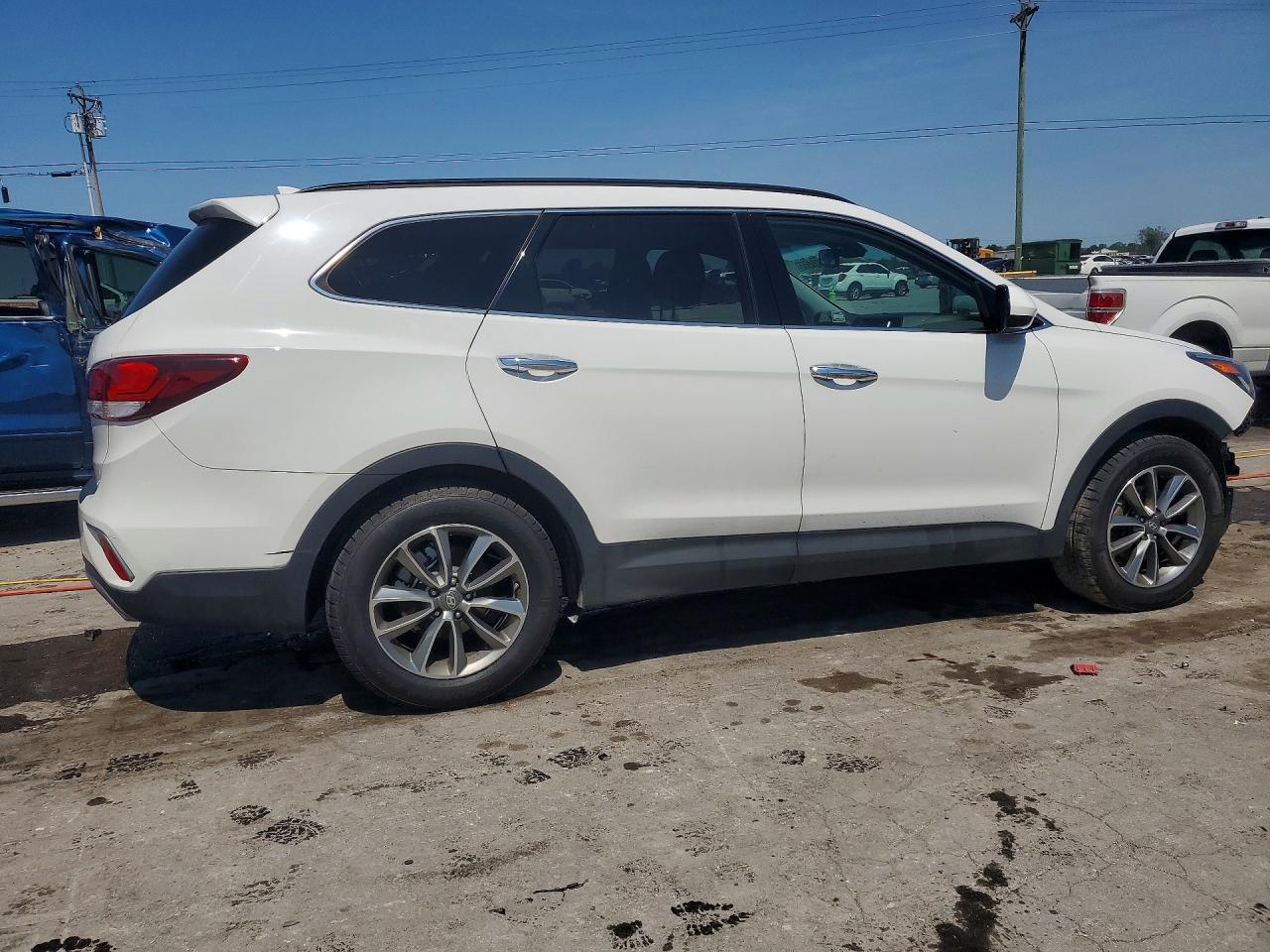 2017 Hyundai Santa Fe Se White vin: KM8SM4HF5HU232414