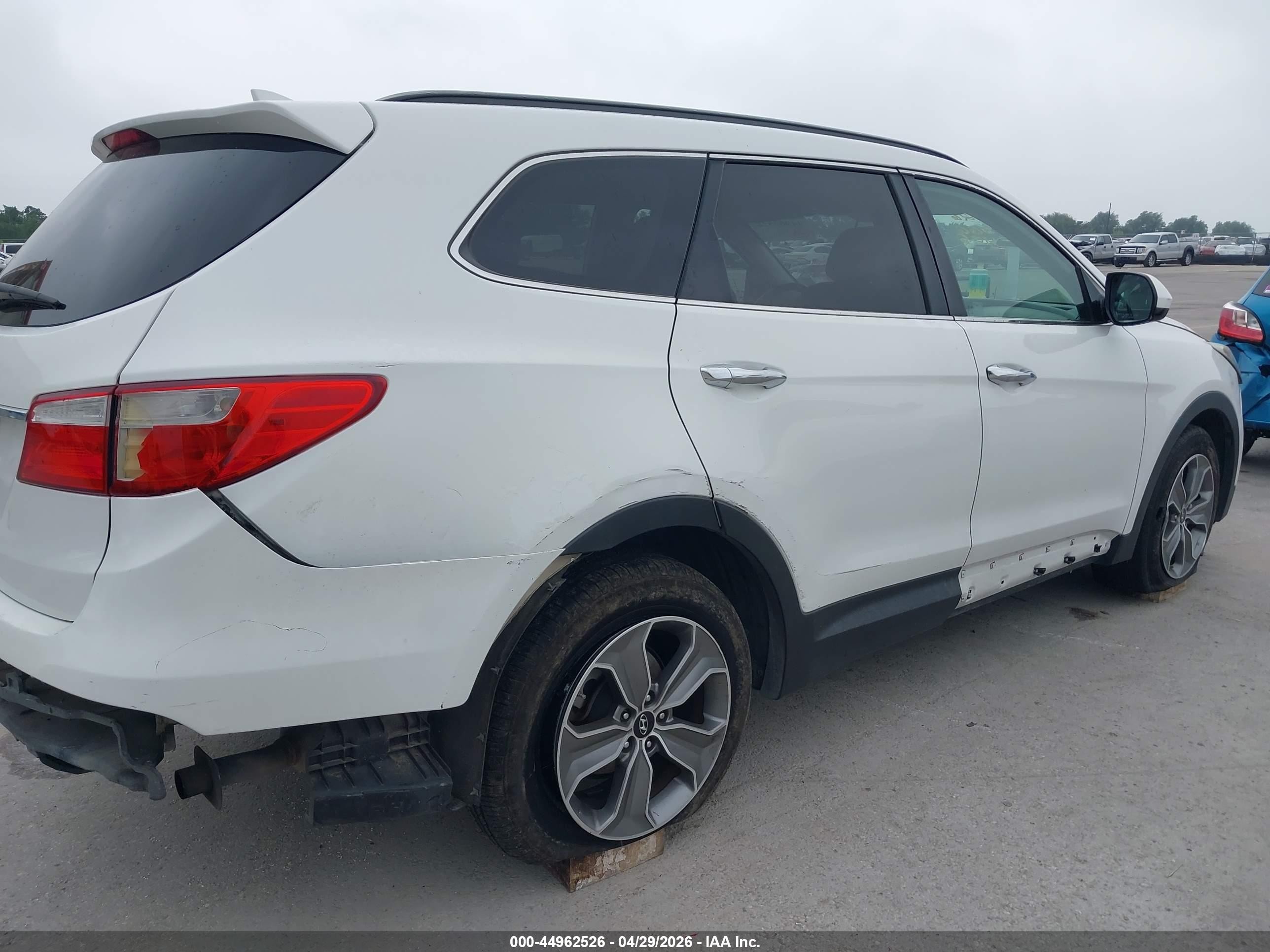 2015 Hyundai Santa Fe Gls White vin: KM8SM4HF6FU089566
