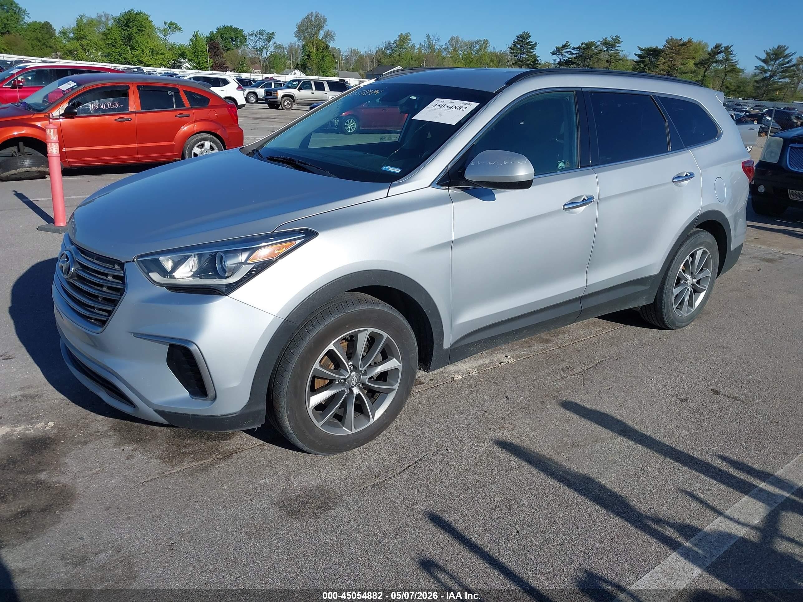 2018 Hyundai Santa Fe Se Silver vin: KM8SM4HF7JU292183