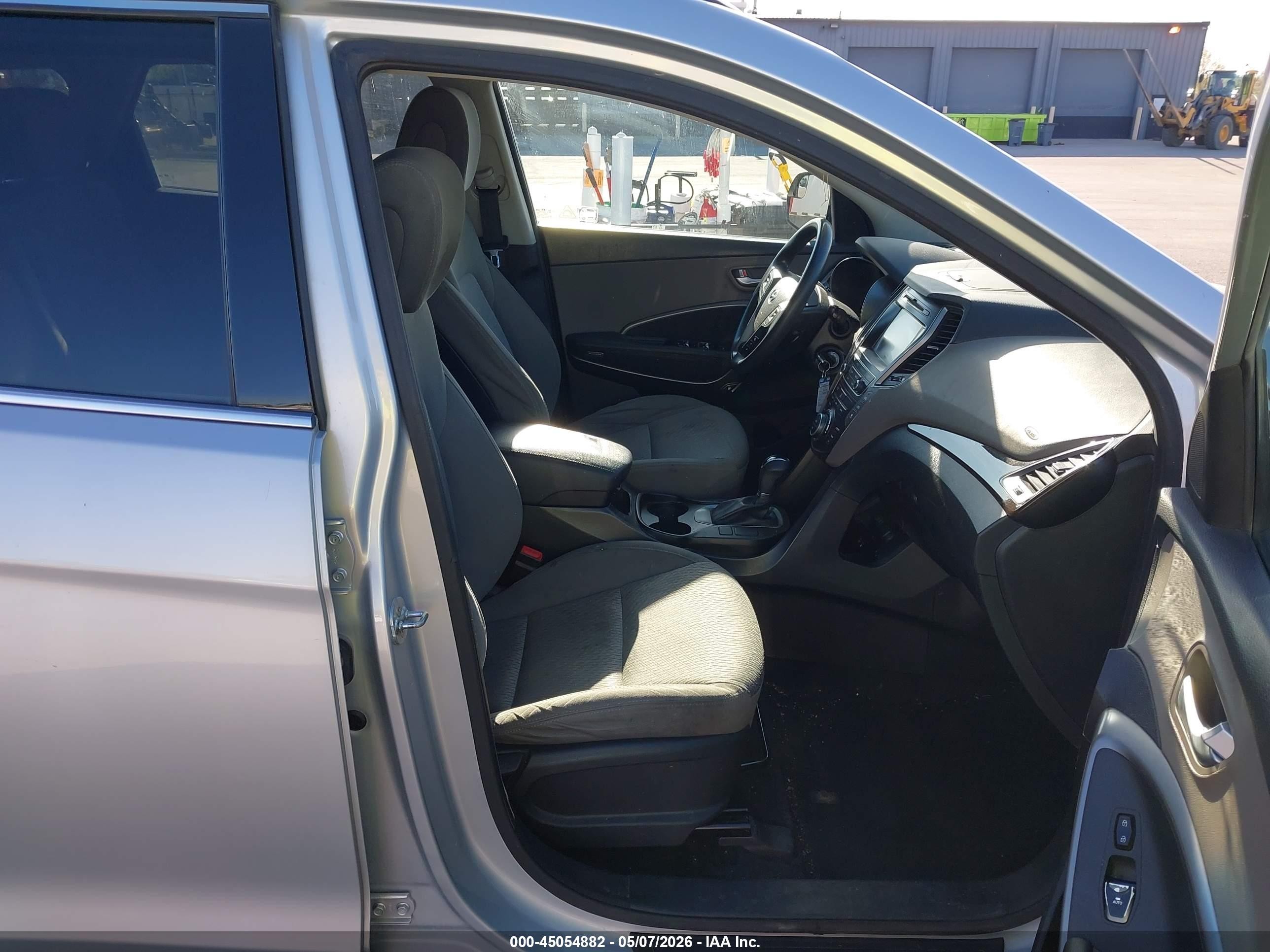 2018 Hyundai Santa Fe Se Silver vin: KM8SM4HF7JU292183