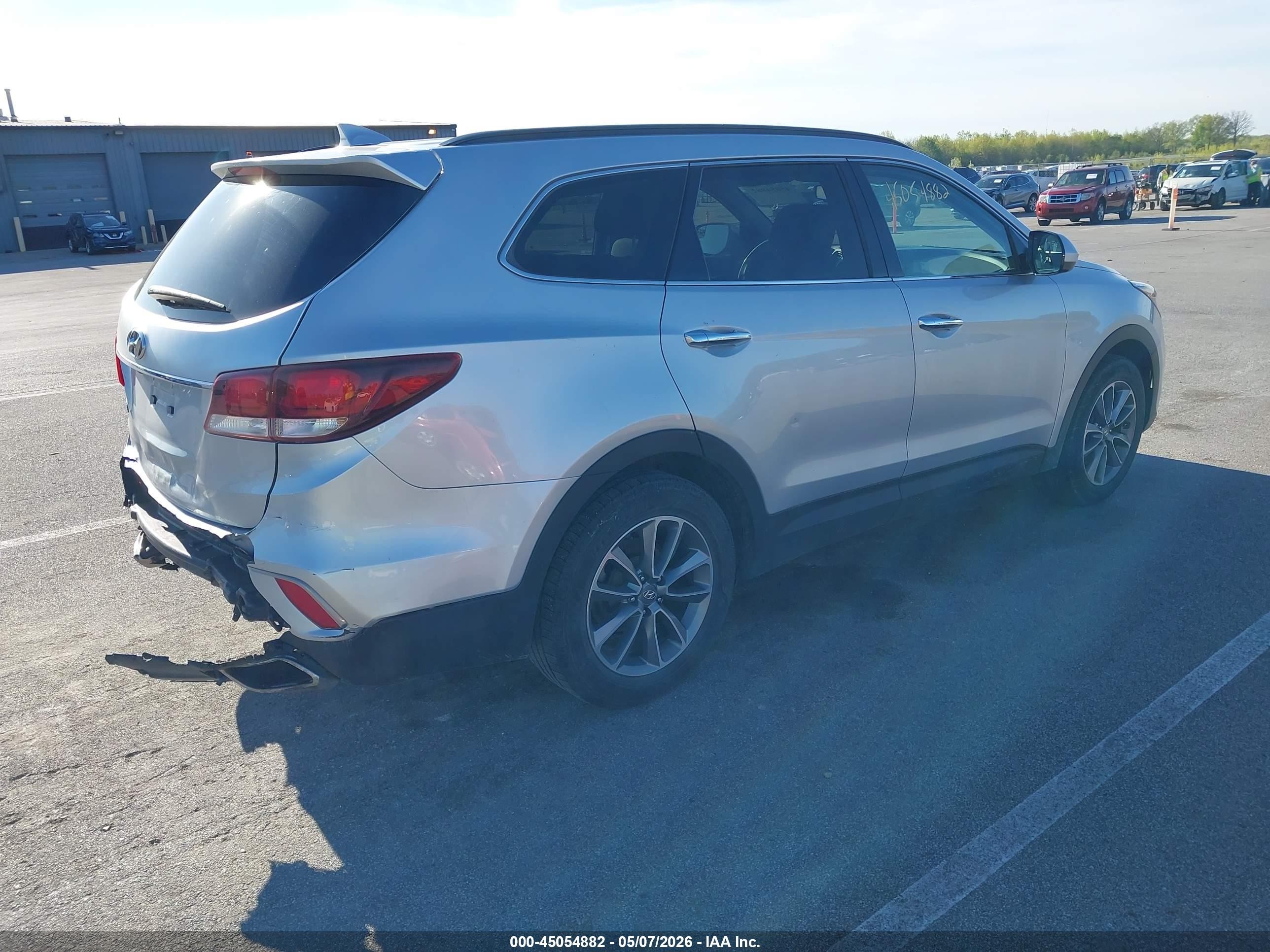 2018 Hyundai Santa Fe Se Silver vin: KM8SM4HF7JU292183
