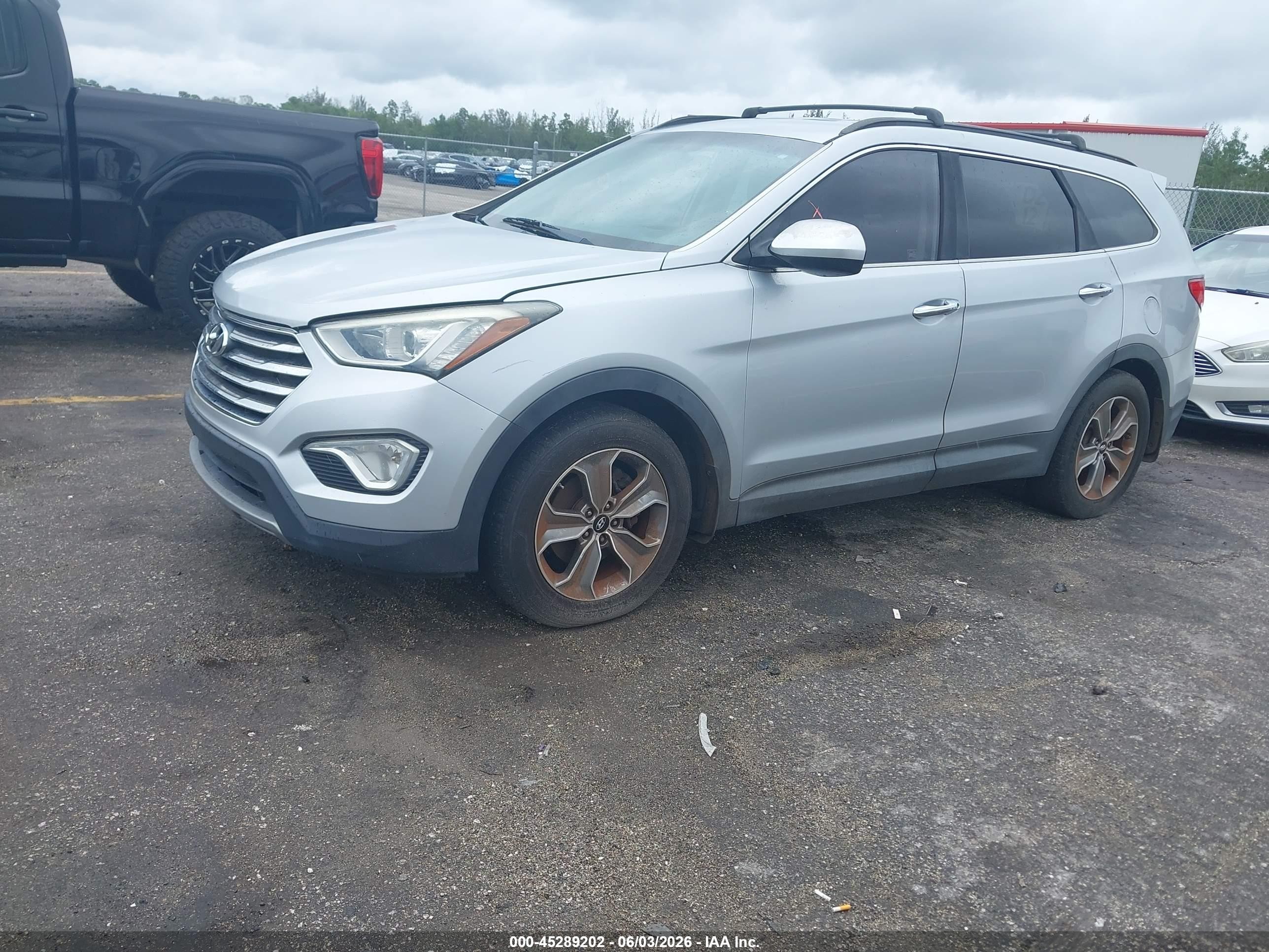 2014 Hyundai Santa Fe Gls Silver vin: KM8SM4HFXEU087804
