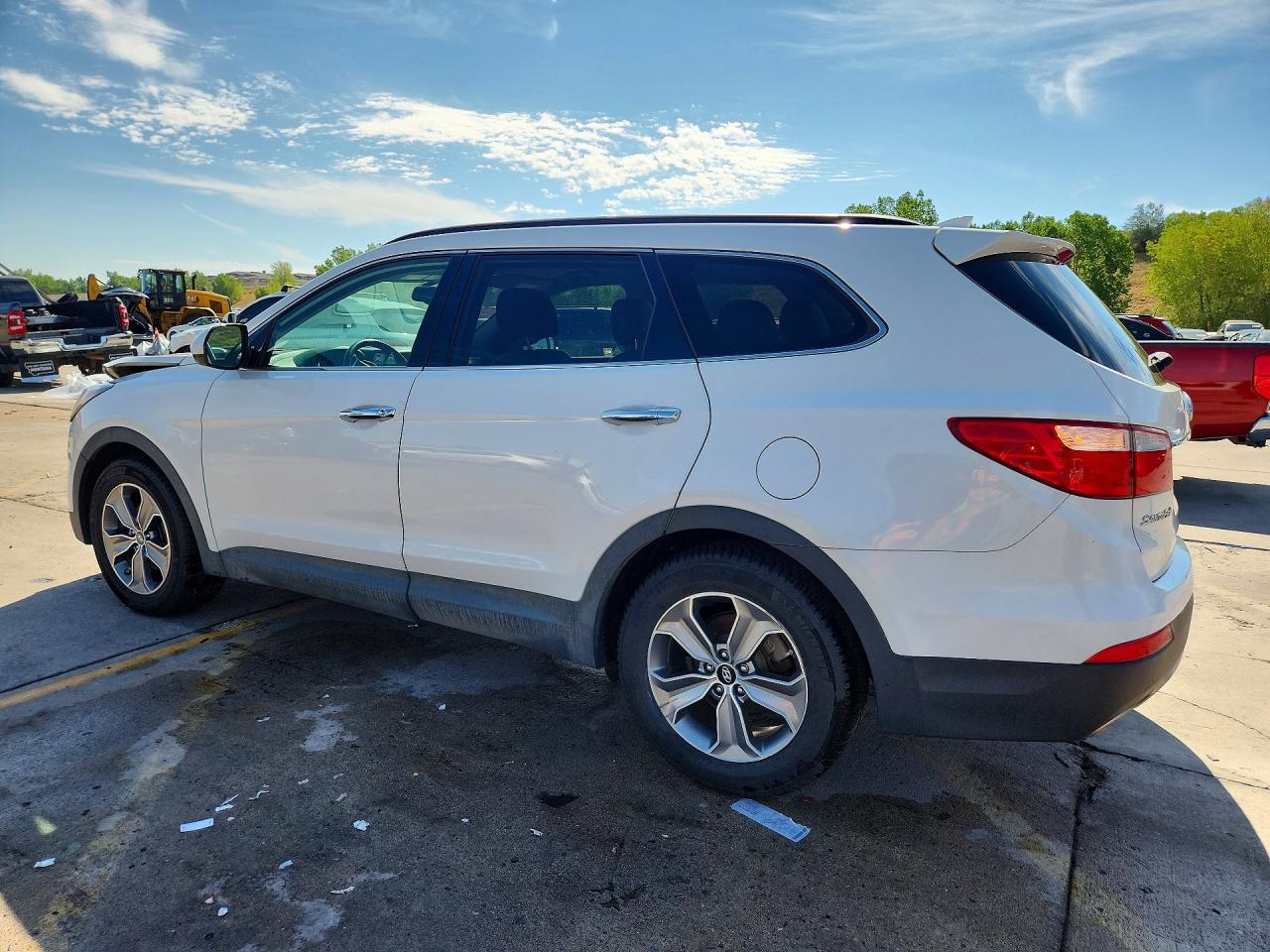 2015 Hyundai Santa Fe Gls White vin: KM8SMDHF0FU103302