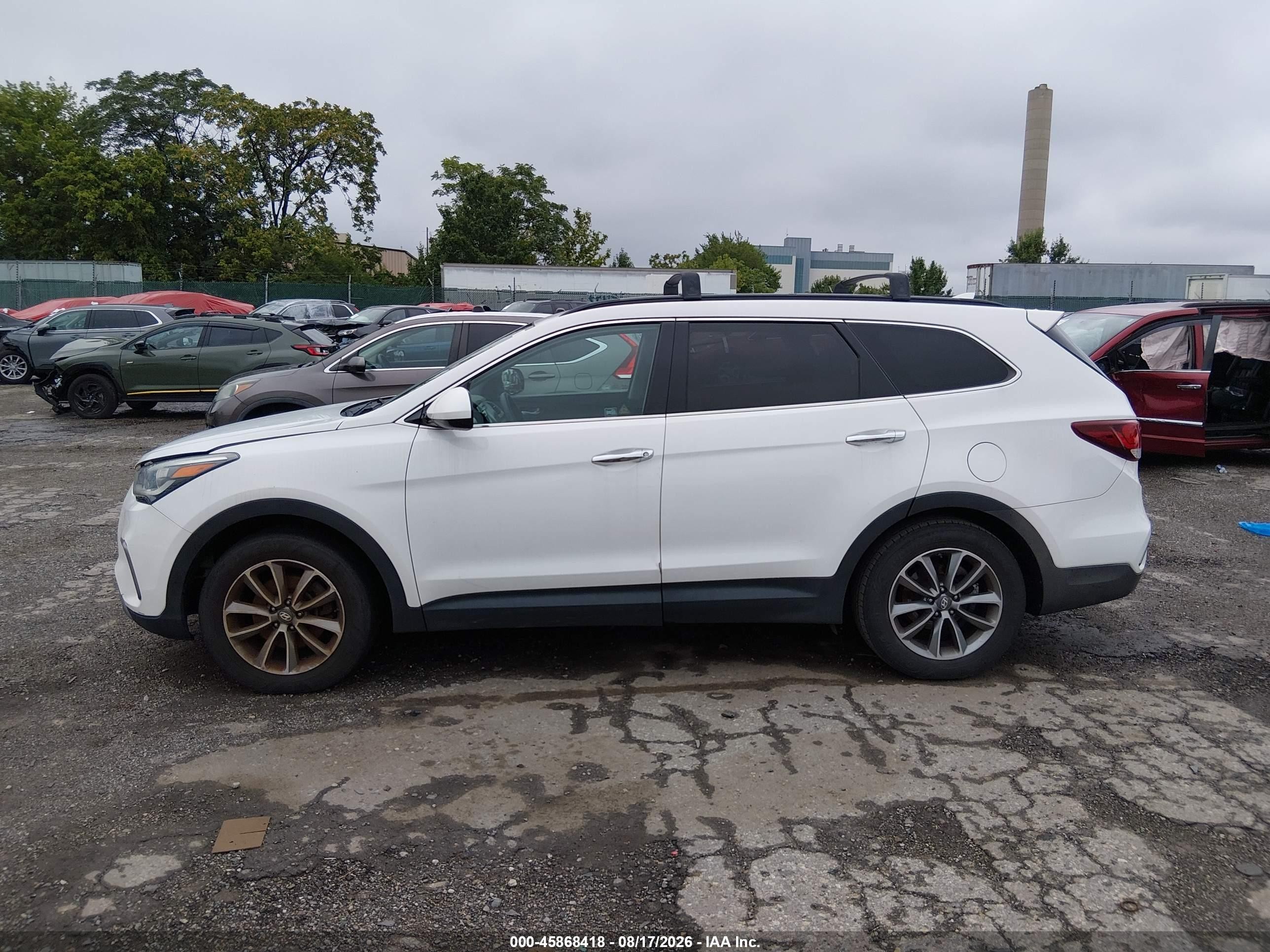 2017 Hyundai Santa Fe Se White vin: KM8SMDHF0HU224057