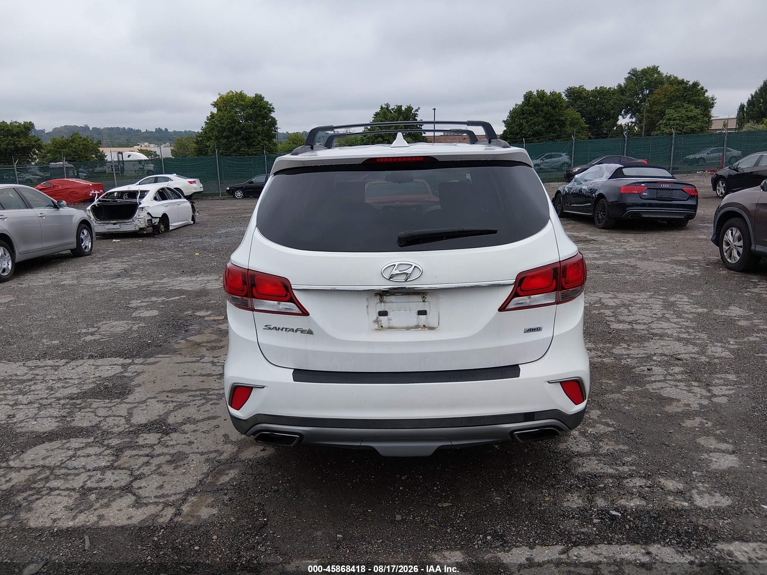 2017 Hyundai Santa Fe Se White vin: KM8SMDHF0HU224057