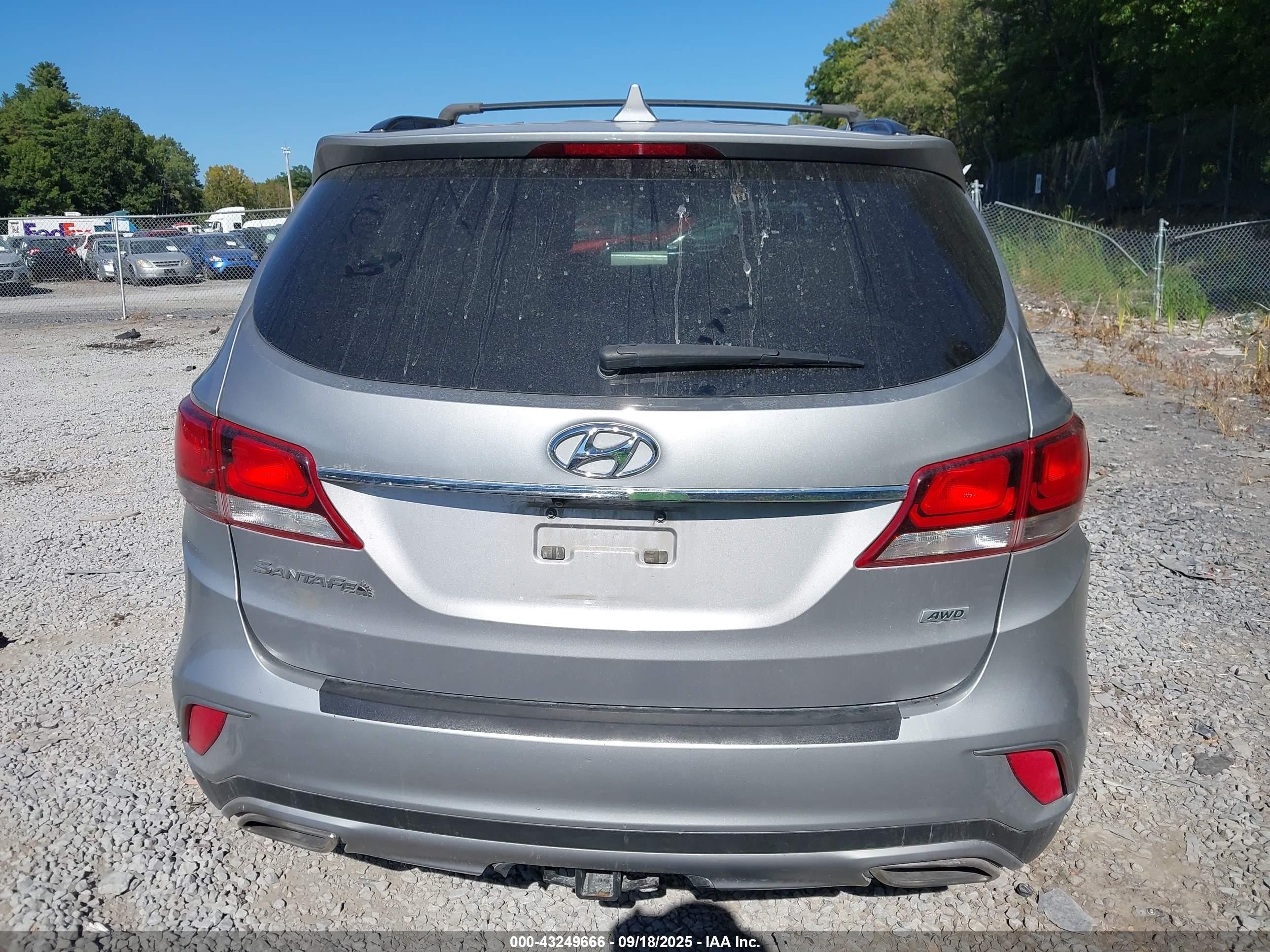 2018 Hyundai Santa Fe Se Gray vin: KM8SMDHF0JU291845