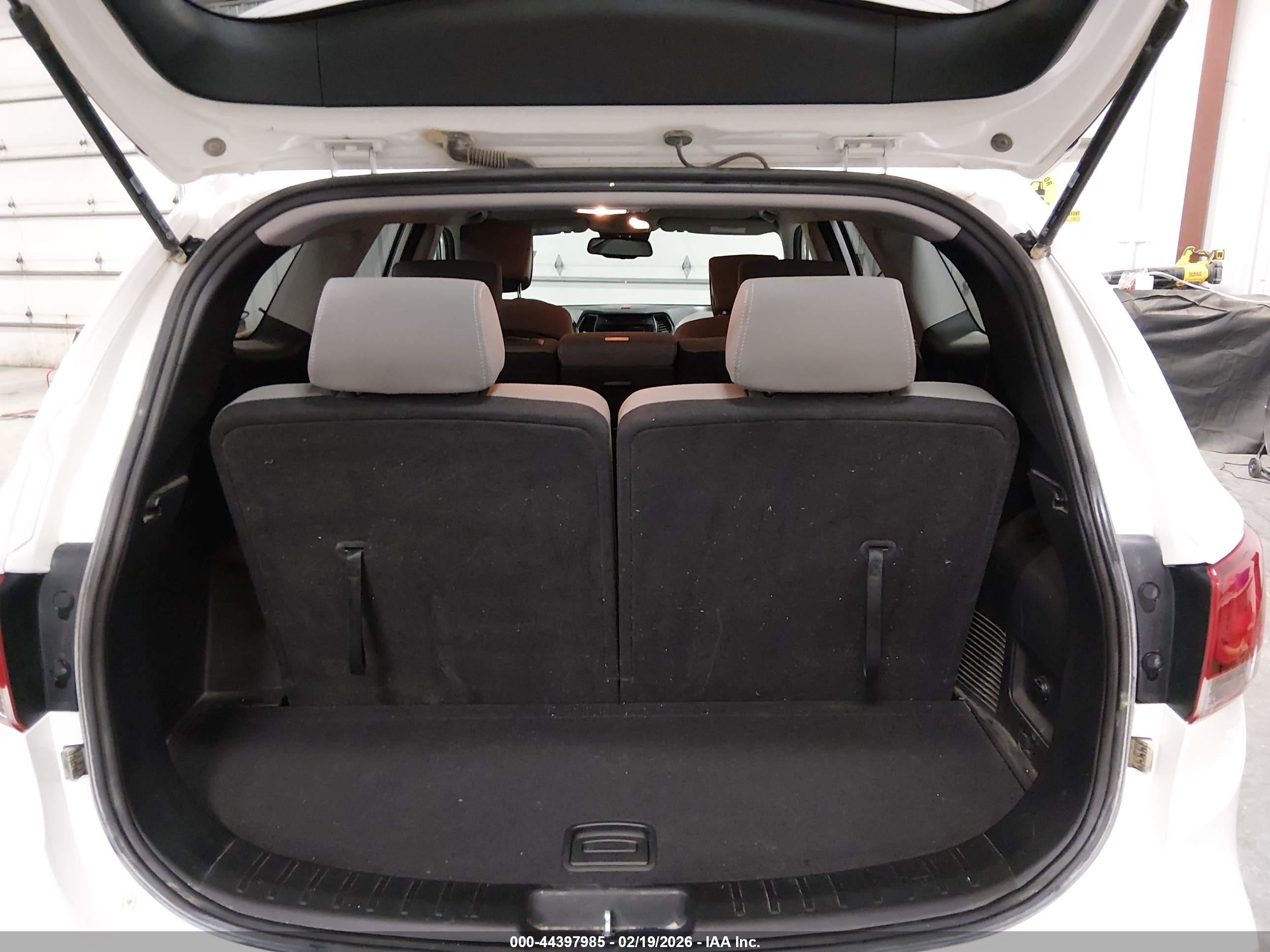 2018 Hyundai Santa Fe Se White vin: KM8SMDHF2JU285741