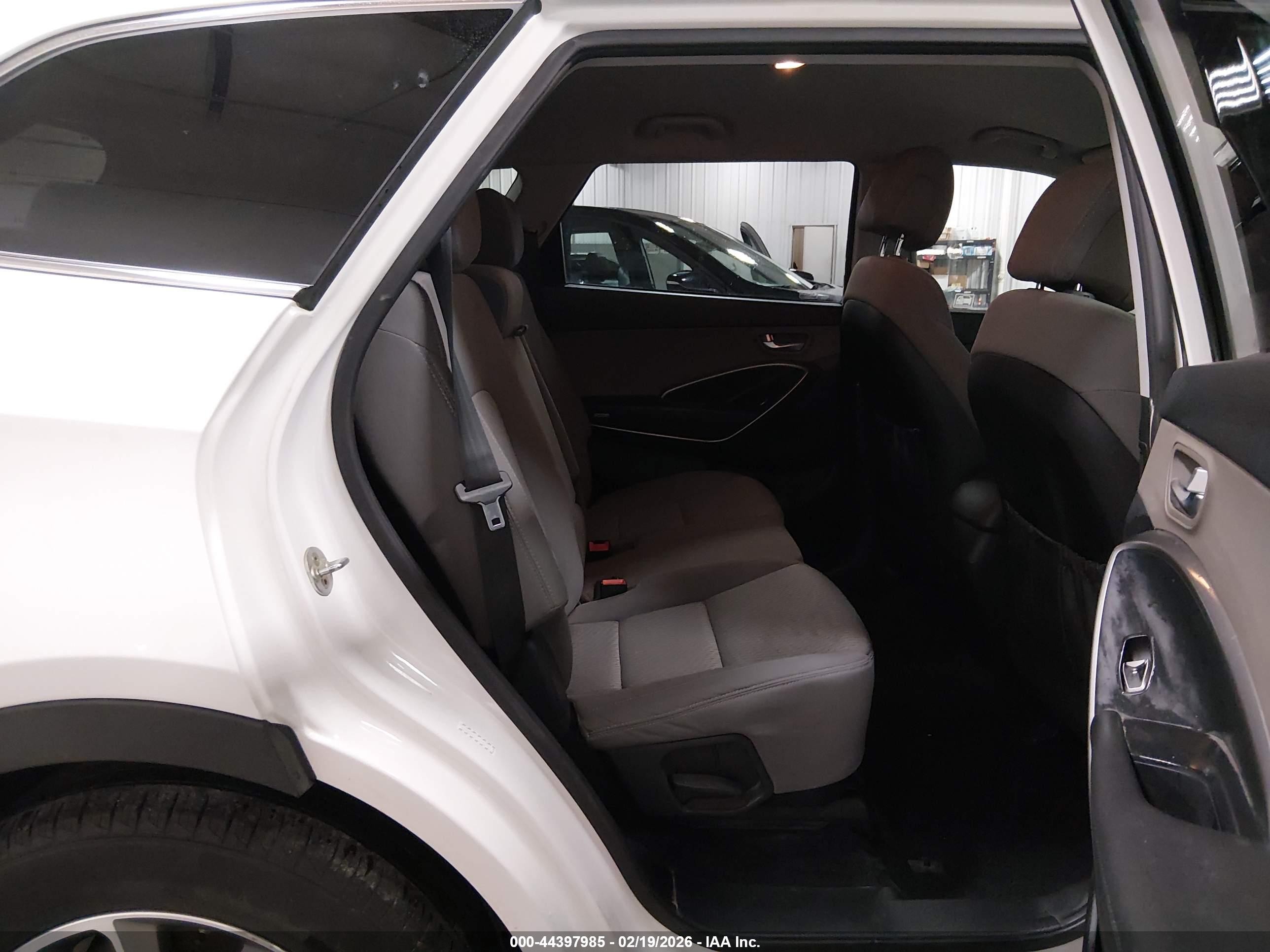 2018 Hyundai Santa Fe Se White vin: KM8SMDHF2JU285741