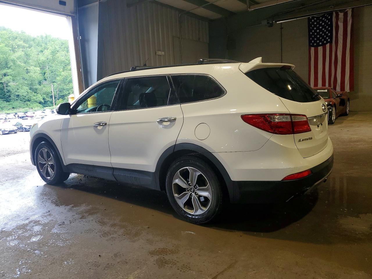 2014 Hyundai Santa Fe Gls White vin: KM8SMDHF3EU063859