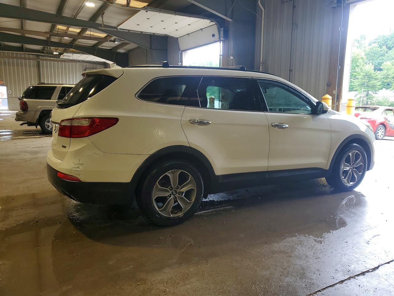 2014 Hyundai Santa Fe Gls White vin: KM8SMDHF3EU063859