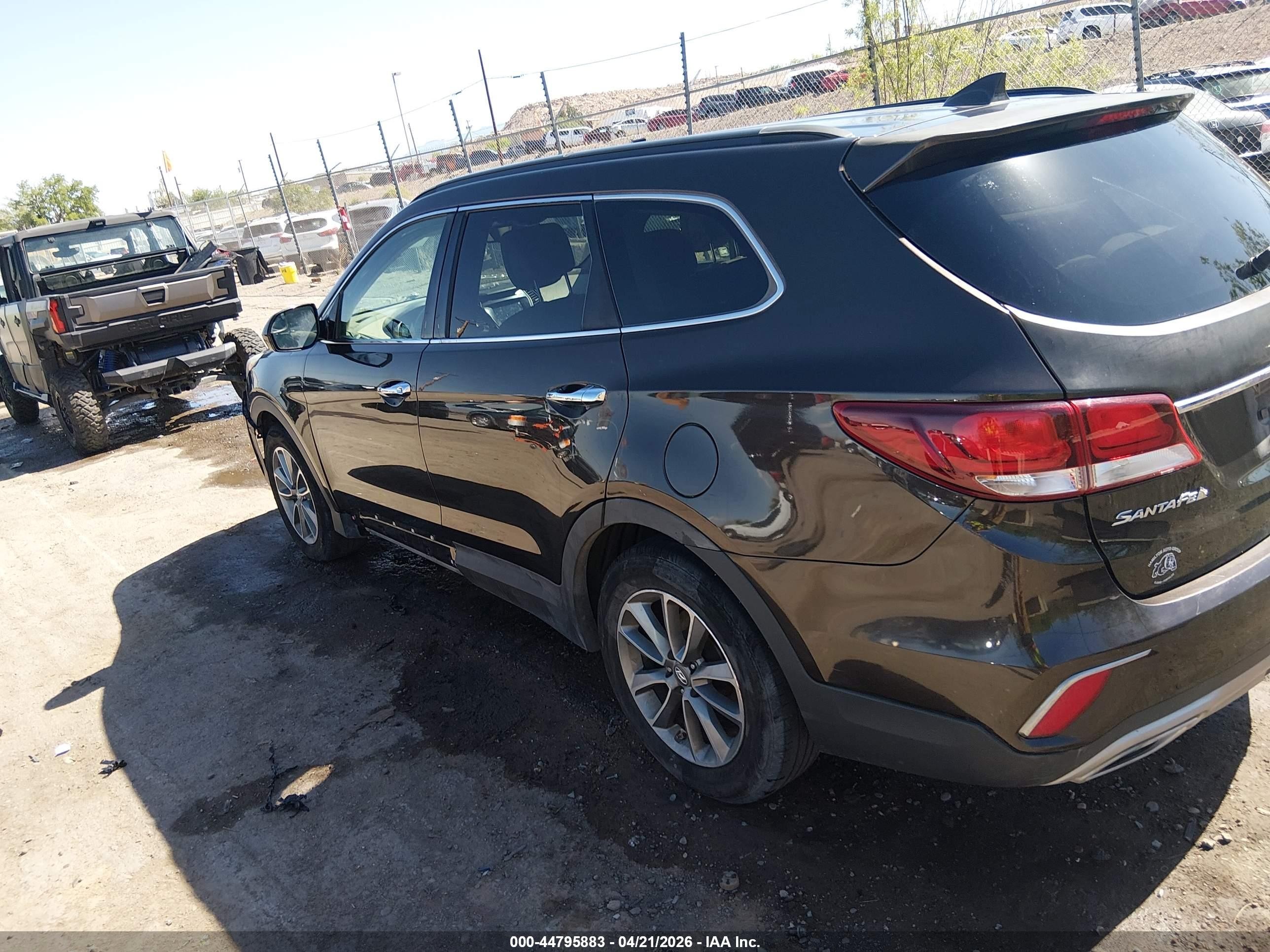 2017 Hyundai Santa Fe Se Черный vin: KM8SMDHF3HU184427