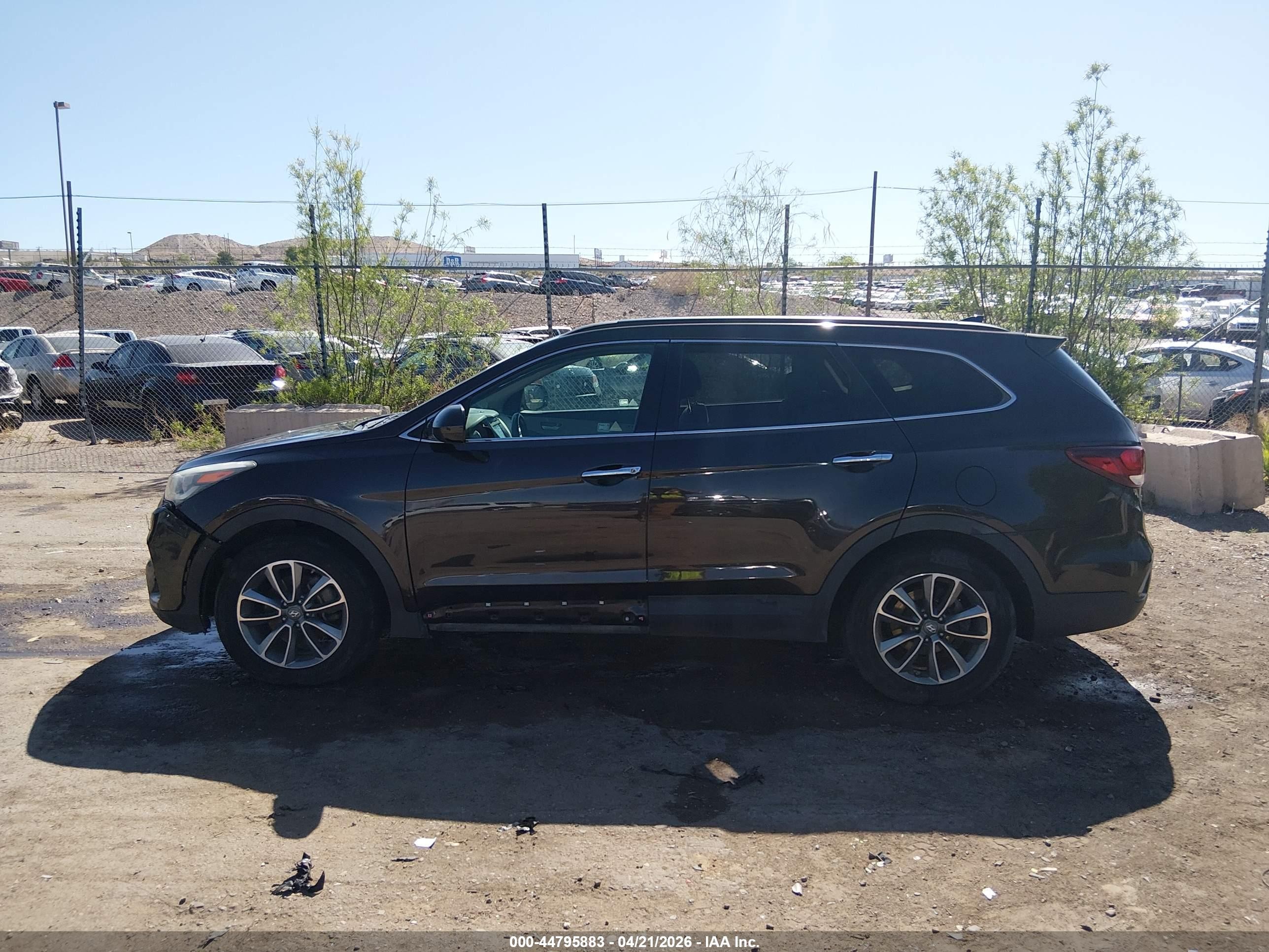 2017 Hyundai Santa Fe Se Черный vin: KM8SMDHF3HU184427