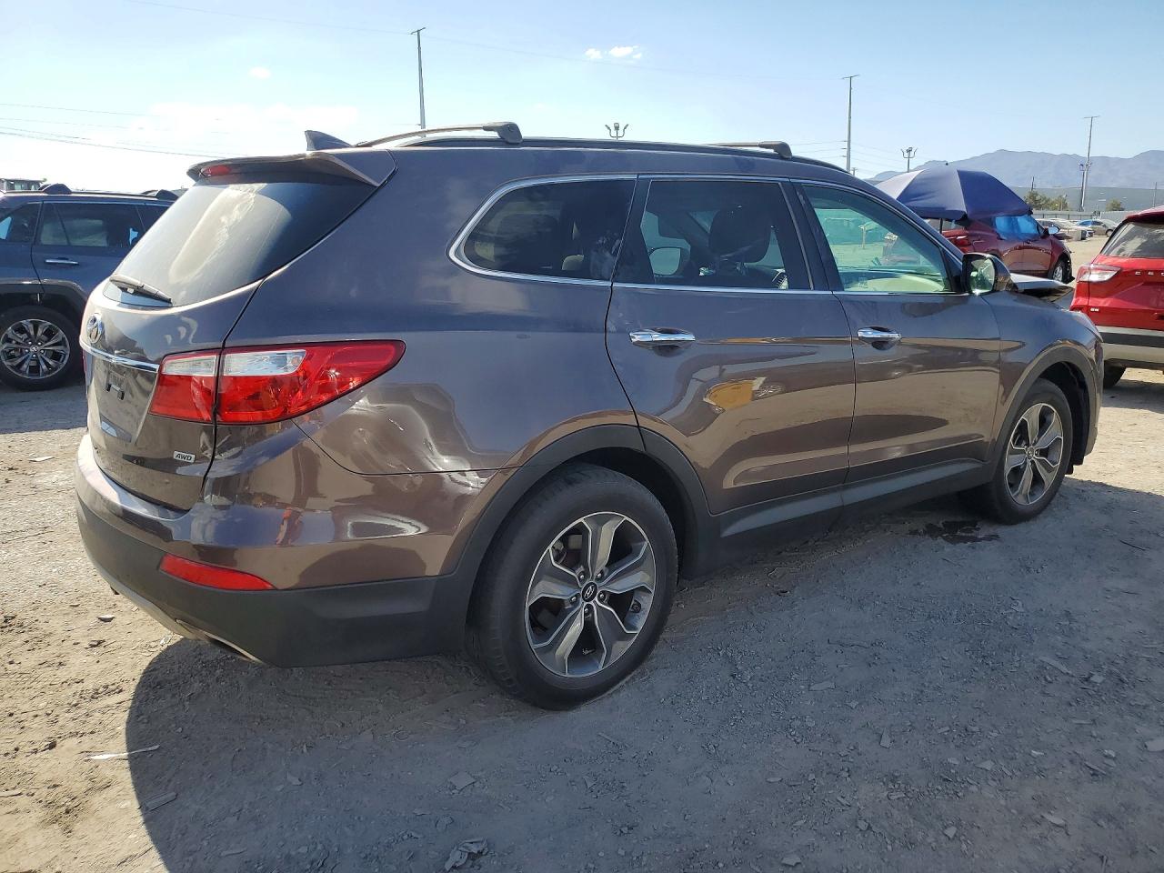 2015 Hyundai Santa Fe Gls Brown vin: KM8SMDHF4FU098735