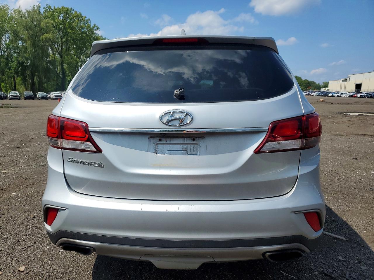 2017 Hyundai Santa Fe Se Silver vin: KM8SMDHF4HU225177