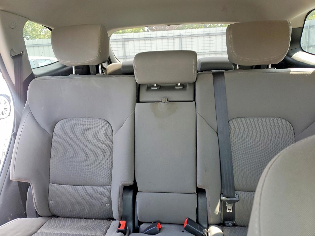 2017 Hyundai Santa Fe Se Silver vin: KM8SMDHF4HU225177