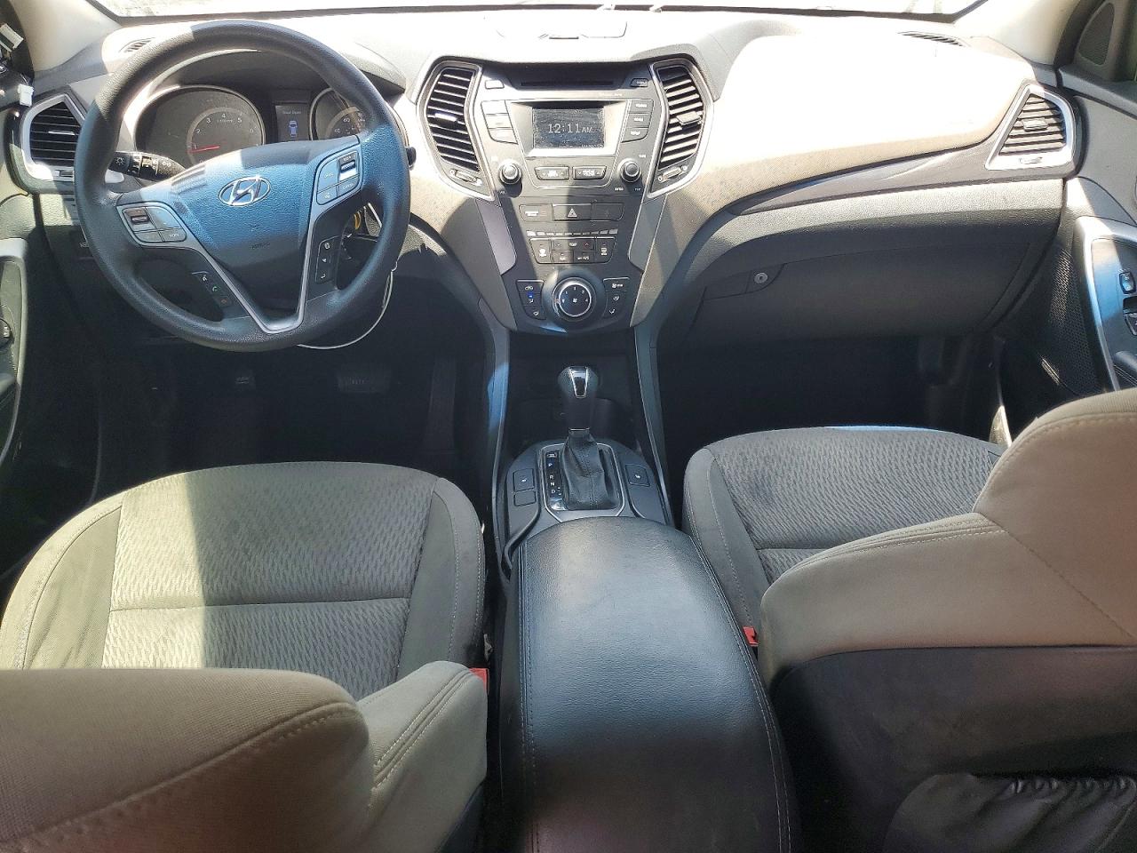 2016 Hyundai Santa Fe Se Silver vin: KM8SMDHF5GU147944