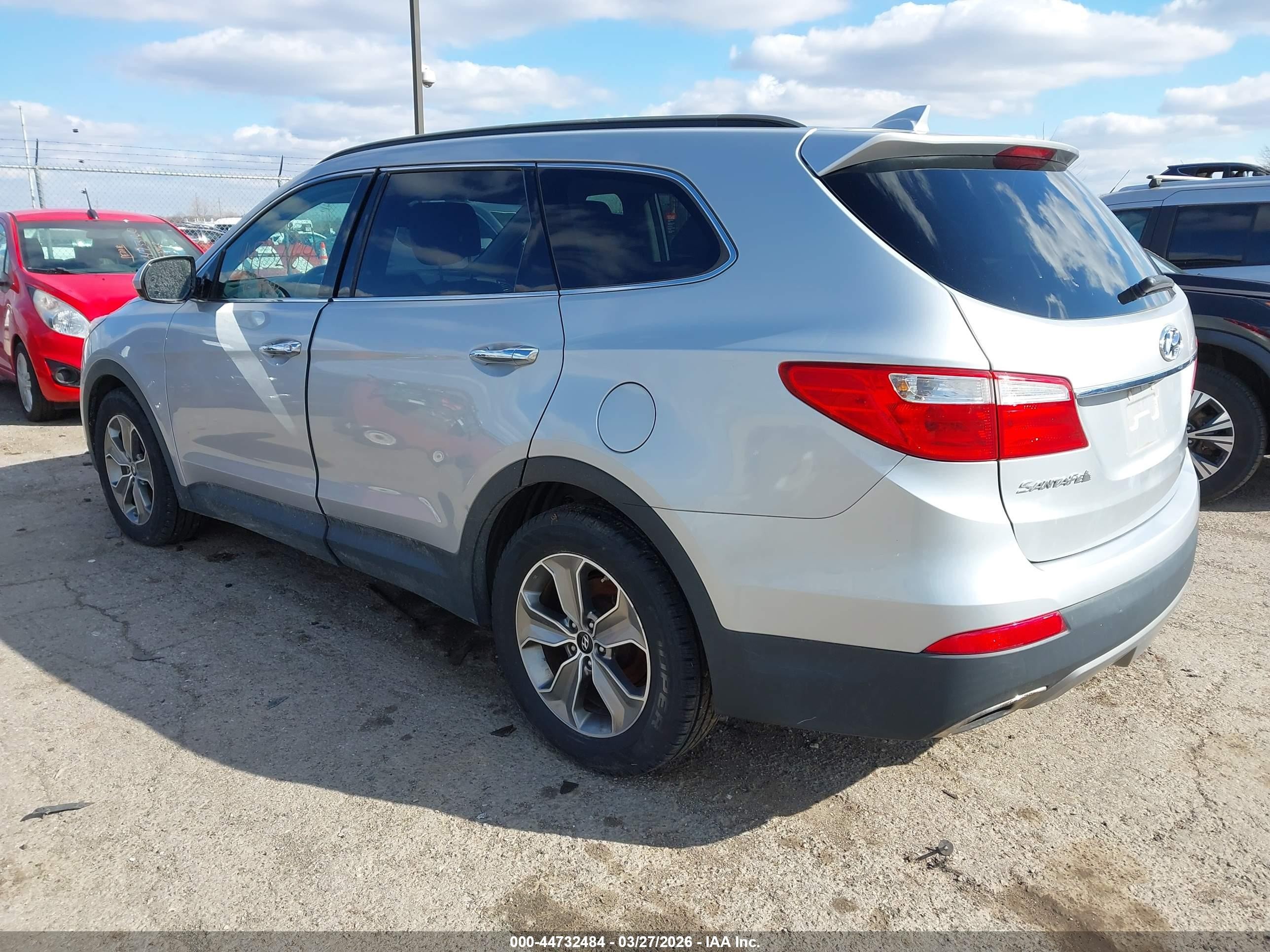 2014 Hyundai Santa Fe Gls Серебряный vin: KM8SMDHF6EU045906