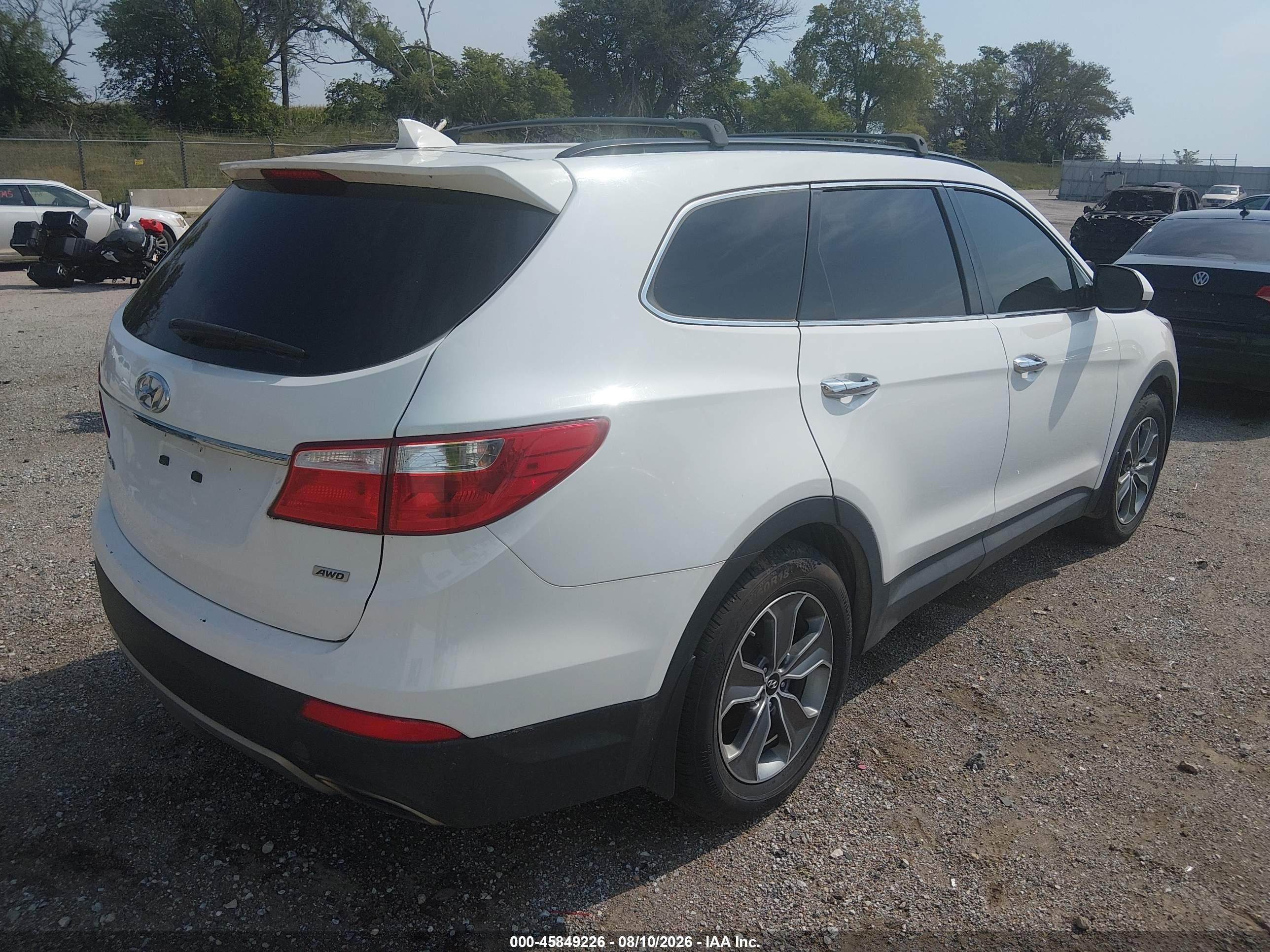 2015 Hyundai Santa Fe Gls White vin: KM8SMDHF6FU125644