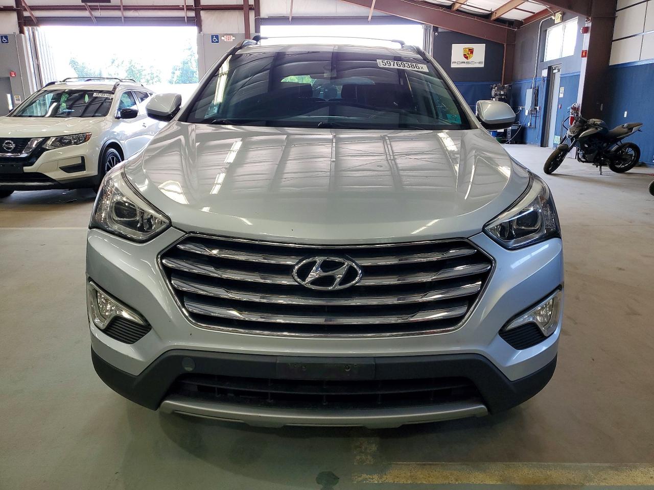 2015 Hyundai Santa Fe Silver vin: KM8SMDHF7FU112112