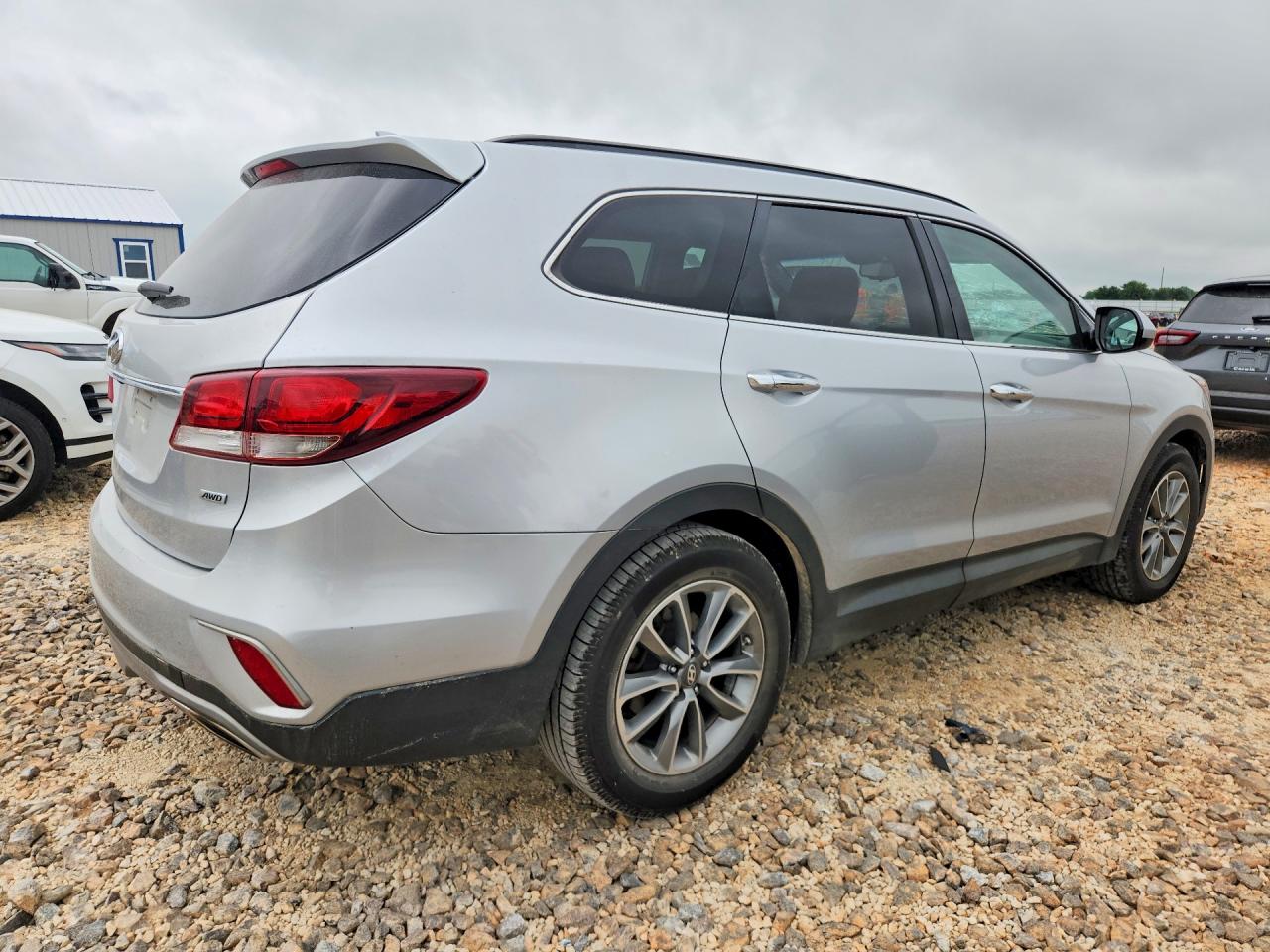 2018 Hyundai Santa Fe Se Silver vin: KM8SMDHF8JU292077