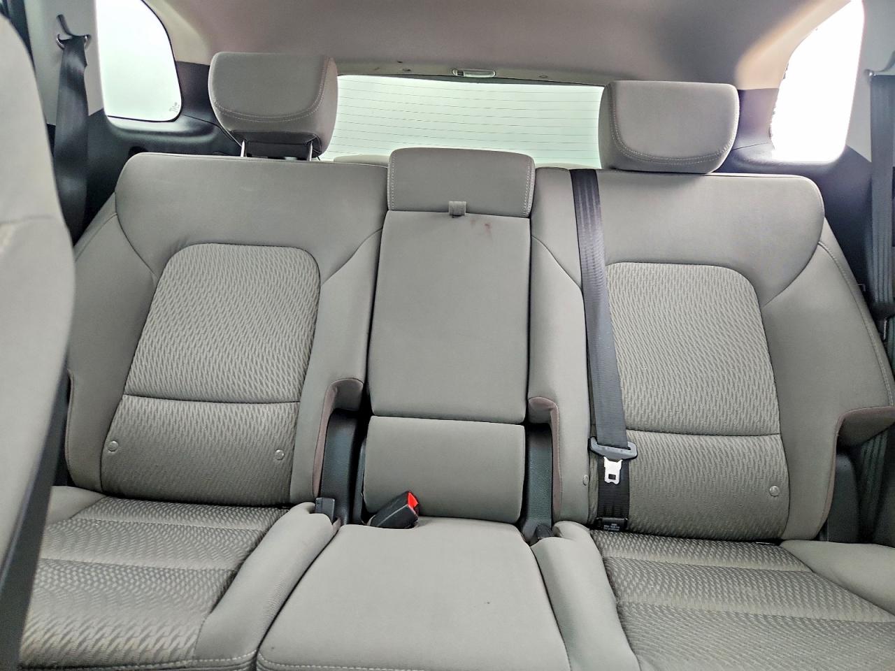 2018 Hyundai Santa Fe Se Silver vin: KM8SMDHF8JU292077