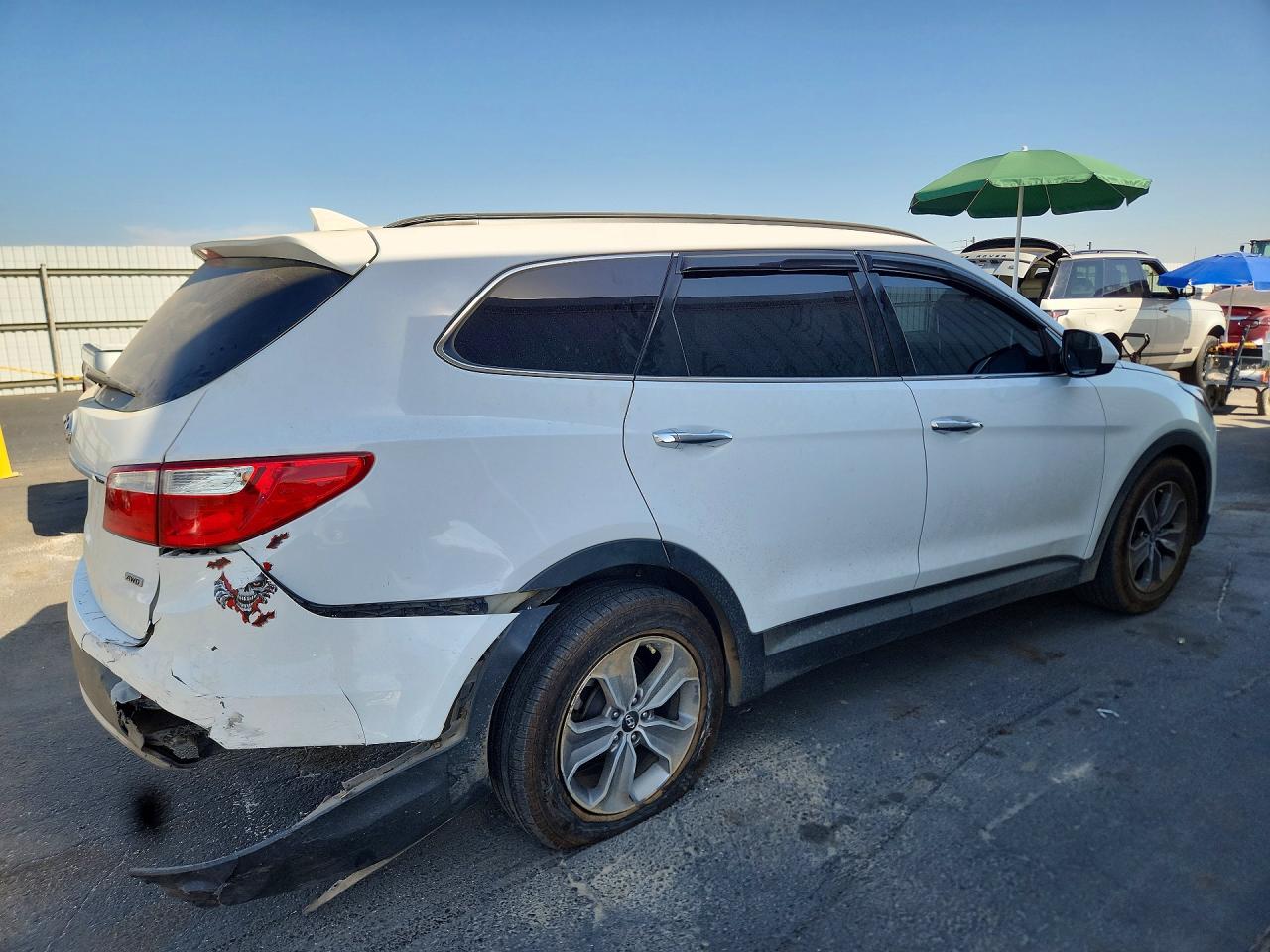 2014 Hyundai Santa Fe Gls White vin: KM8SMDHF9EU036830